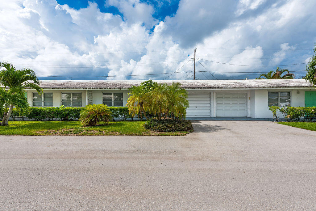 Foto de propiedad en 722 Ridge Road 2, Lantana, FL 33462 Lantana con MLS# 