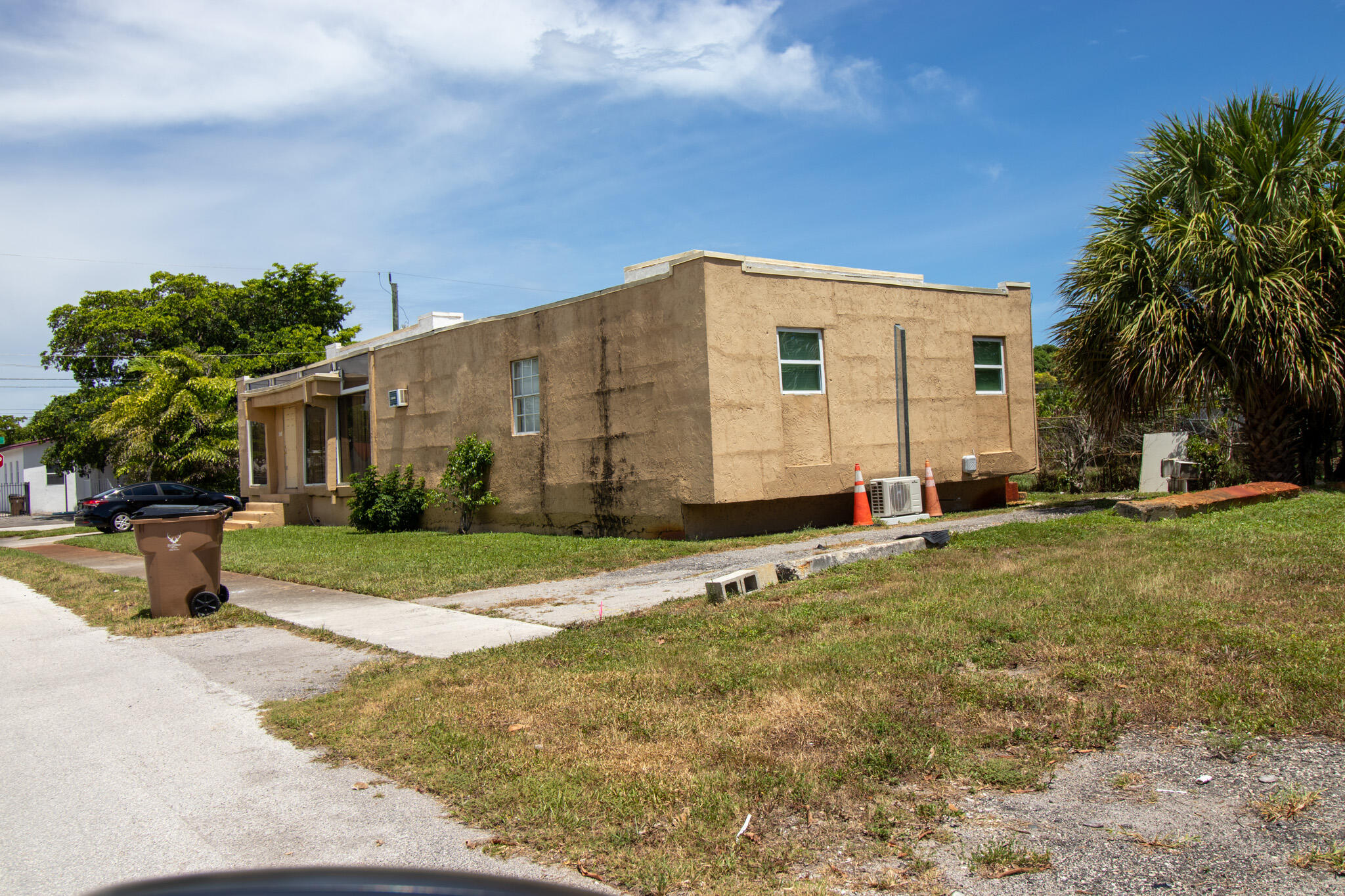 Foto de propiedad en 248 SW 7TH Court, Deerfield Beach, FL 33441 Deerfield Beach con MLS# 