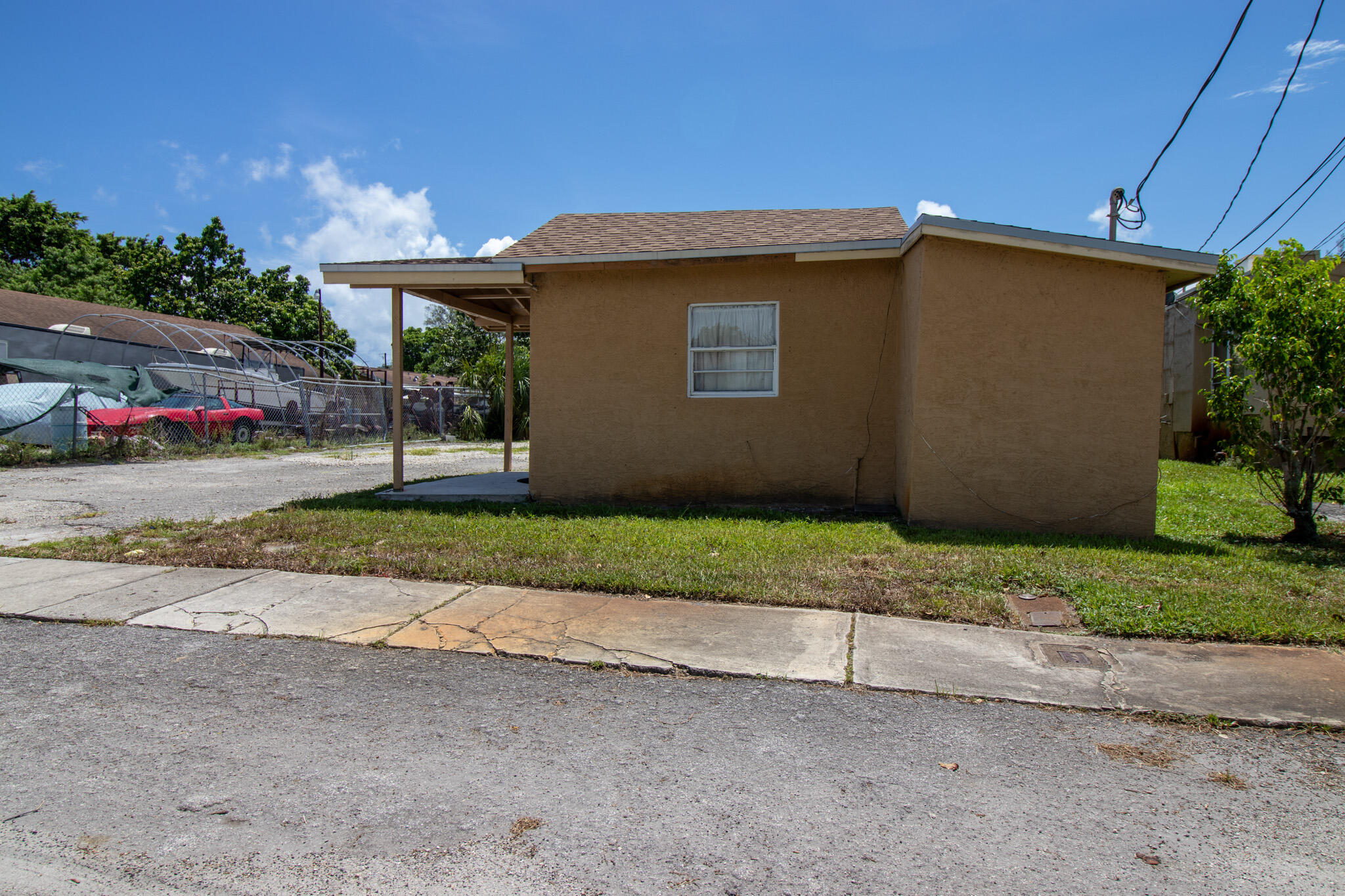 Foto de propiedad en 242 SW 7TH Court, Deerfield Beach, FL 33441 Deerfield Beach con MLS# 