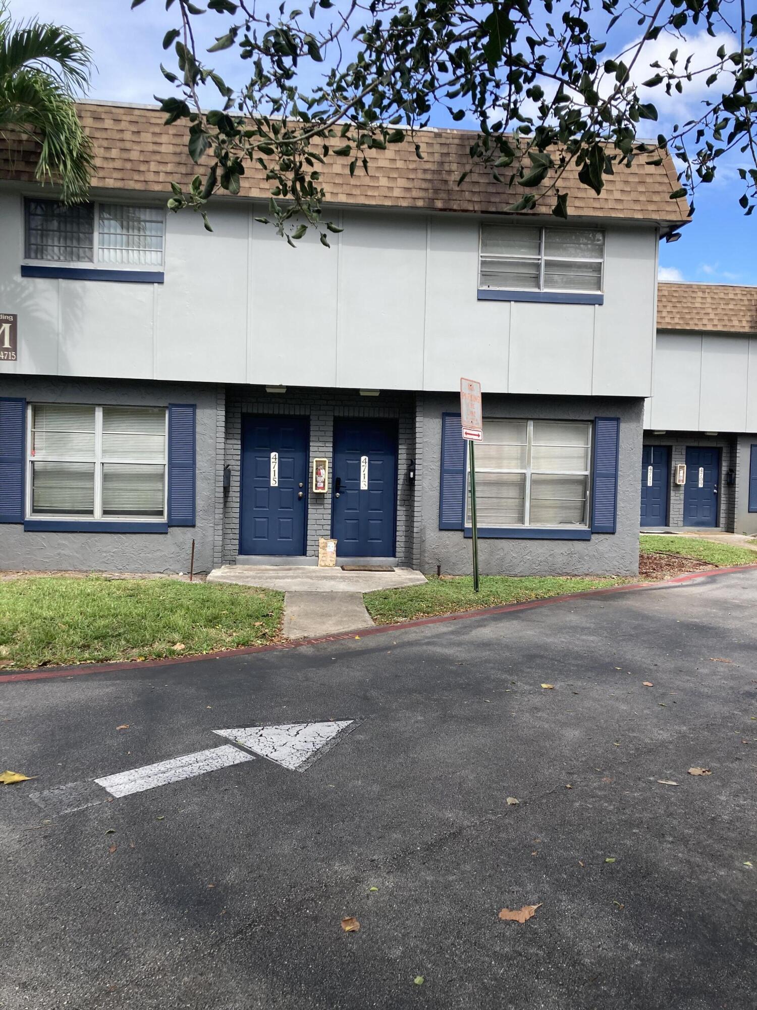 Foto de propiedad en 4715 NW 9TH Drive 4715, Plantation, FL 33317 Plantation con MLS# 