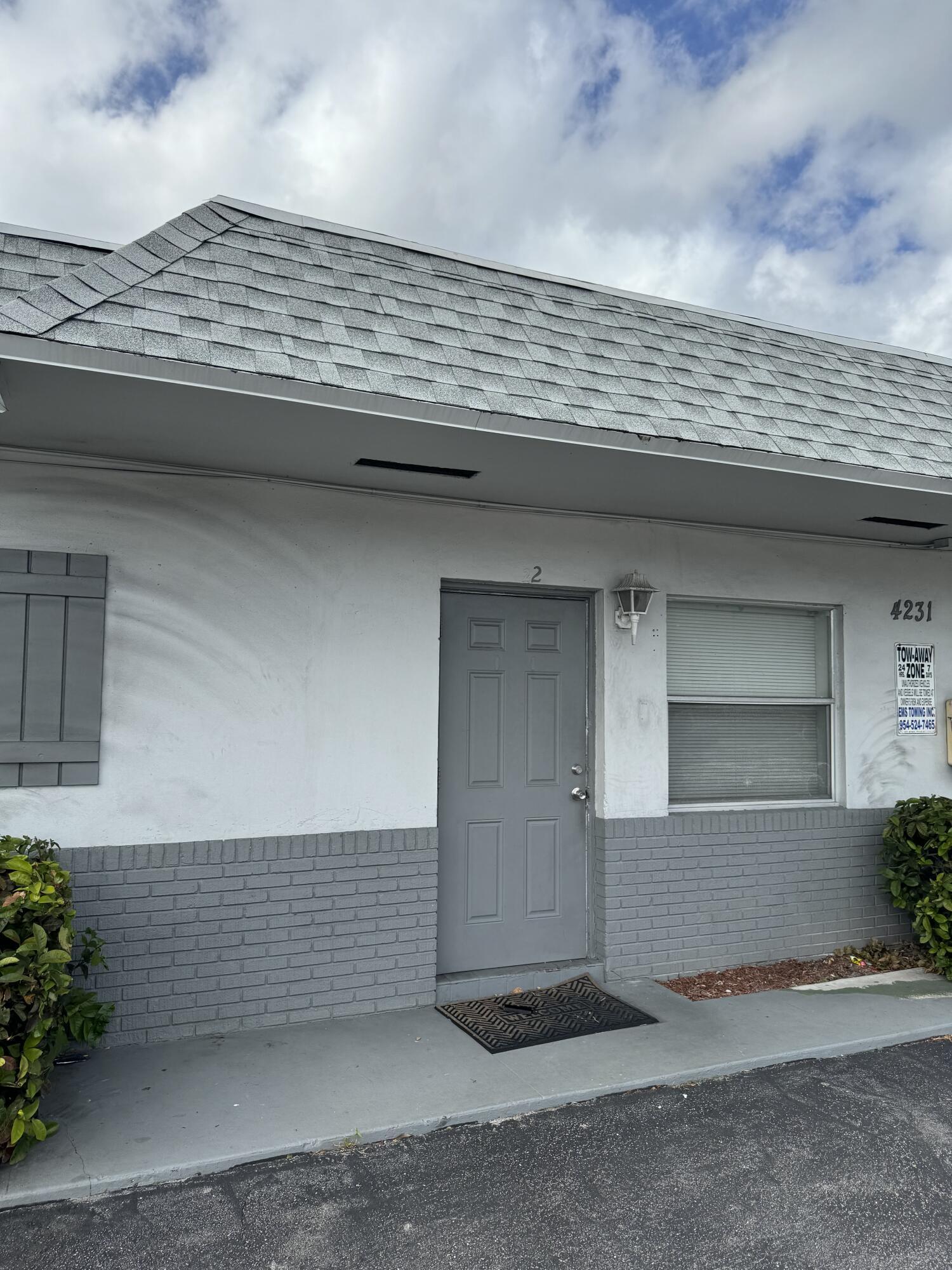 Foto de propiedad en 4231 NW 31ST Avenue 1, Lauderdale Lakes, FL 33309 Lauderdale Lakes con MLS# 