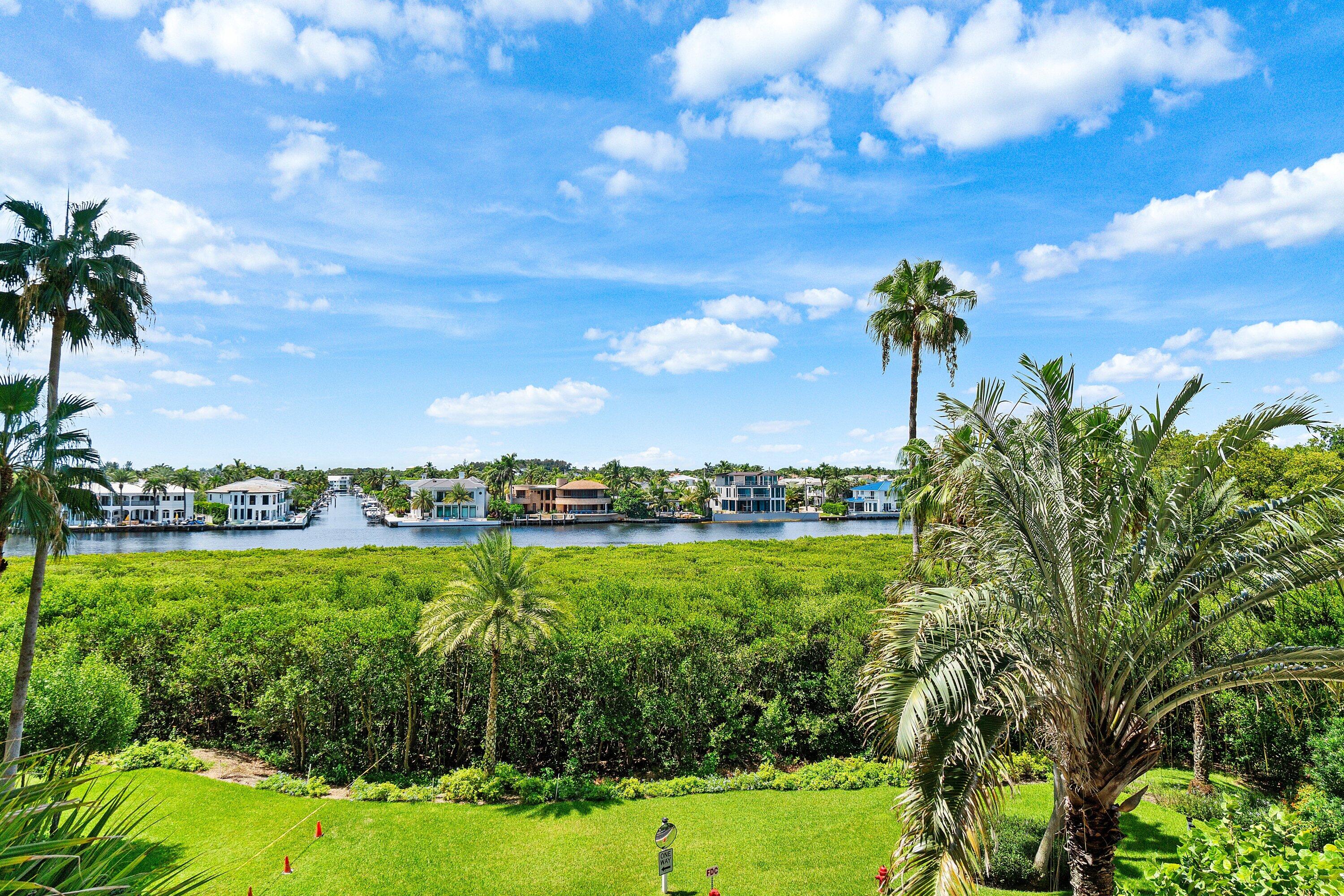 Foto de propiedad en 3720 S OCEAN Boulevard 306, Highland Beach, FL 33487 Highland Beach con MLS# 