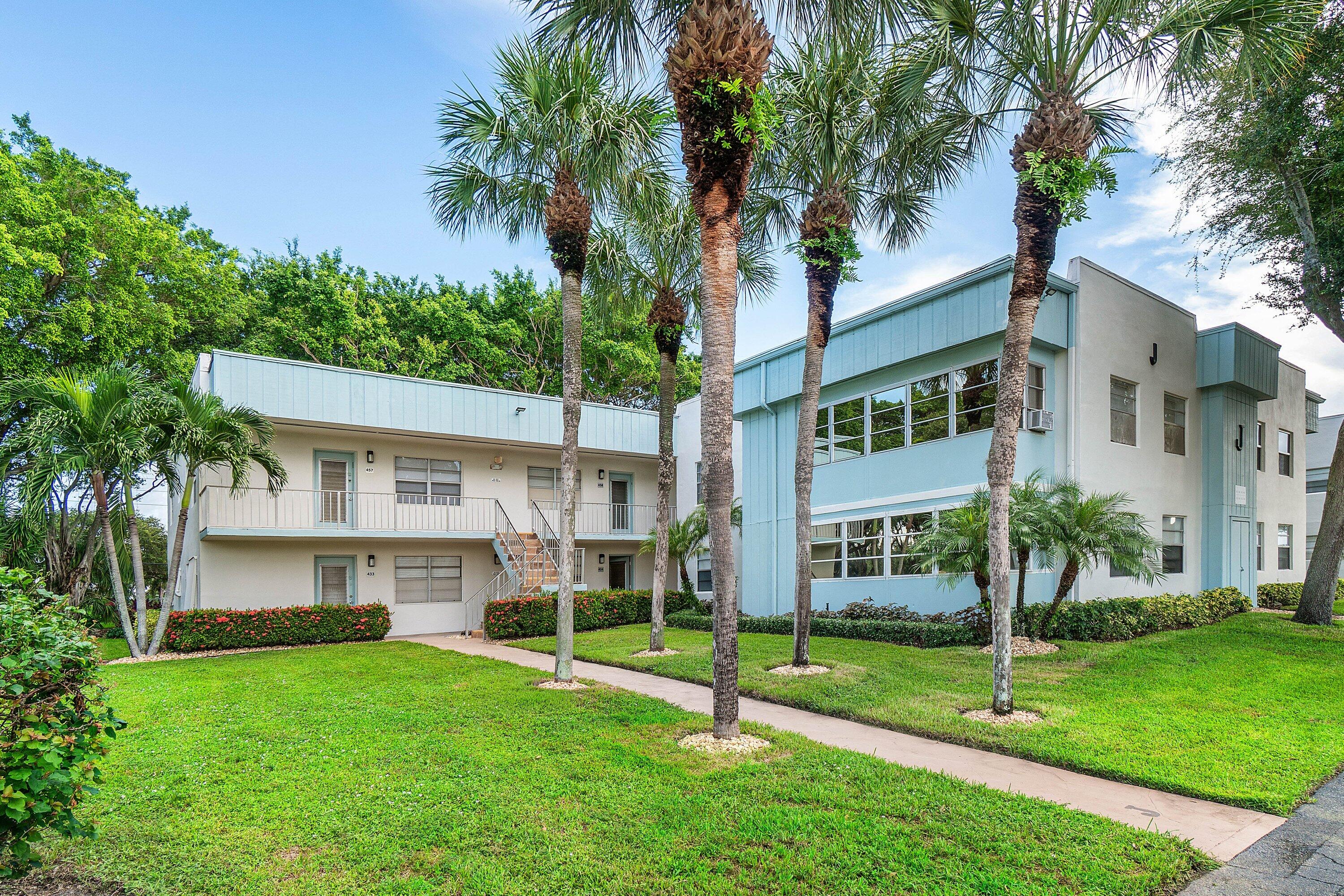 Foto de propiedad en 434 Normandy J, Delray Beach, FL 33484 Delray Beach con MLS# 