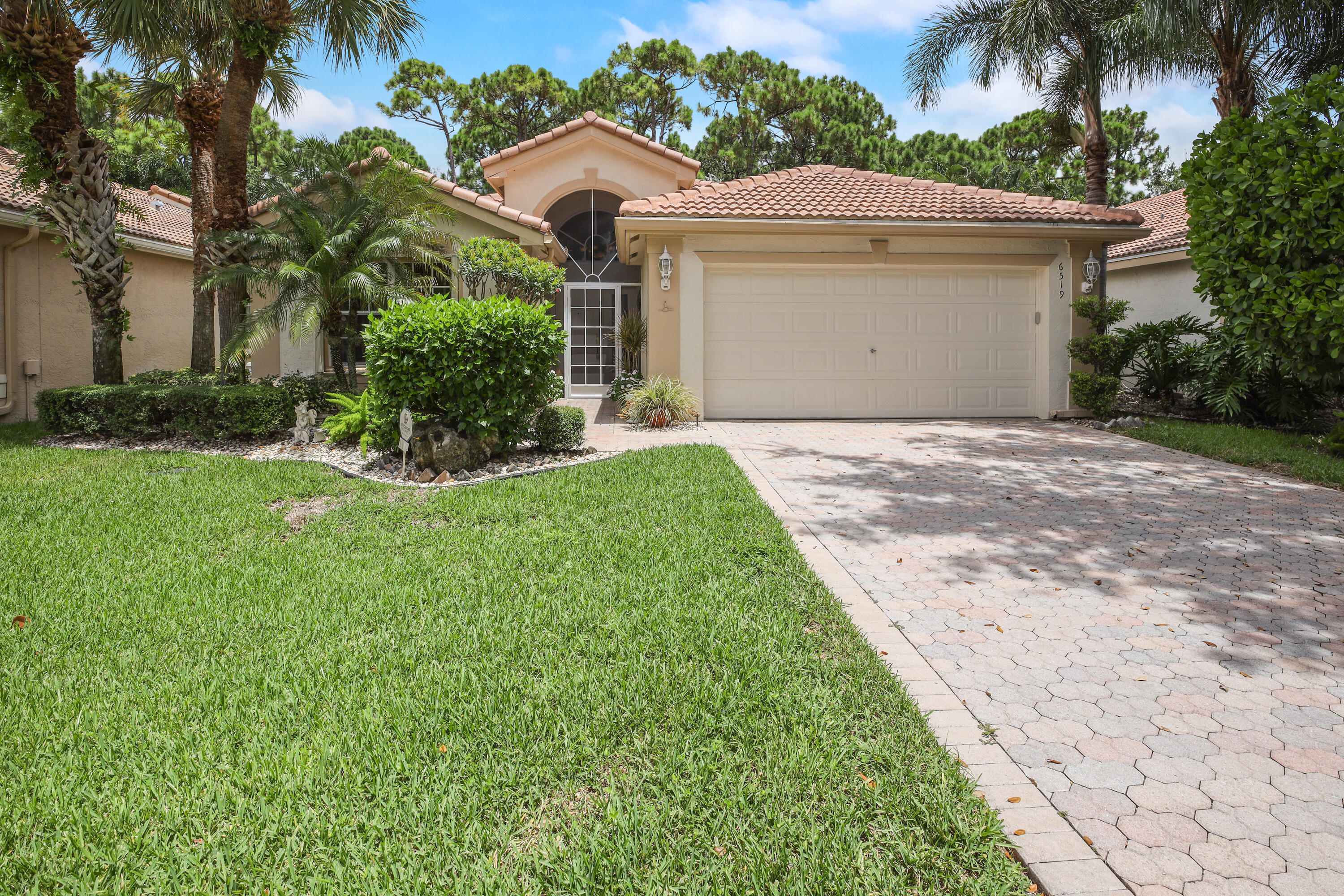 Foto de propiedad en 6519 LUCAYA Avenue, Boynton Beach, FL 33437 Boynton Beach con MLS# 