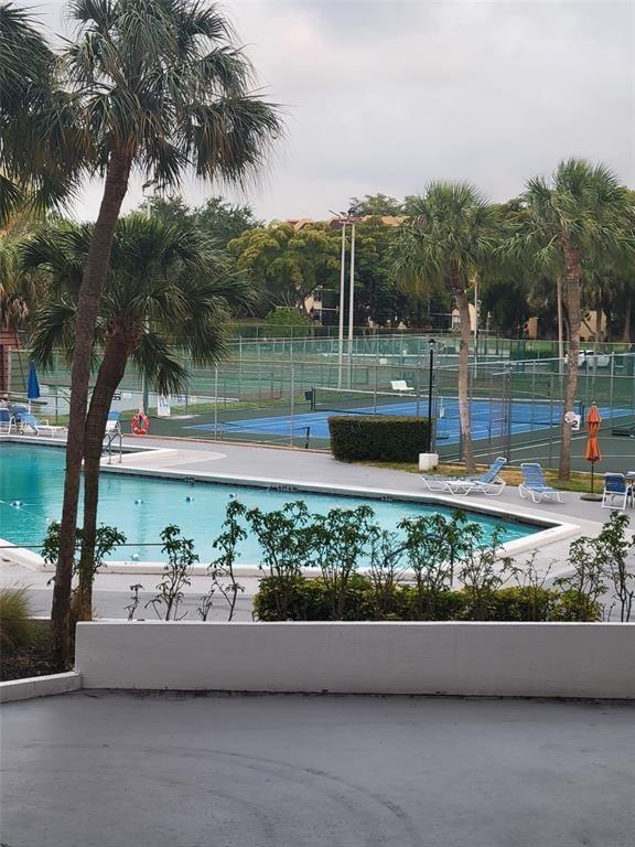 Foto de propiedad en 3801 ENVIRON Boulevard 214, Lauderhill, FL 33319 Lauderhill con MLS# 