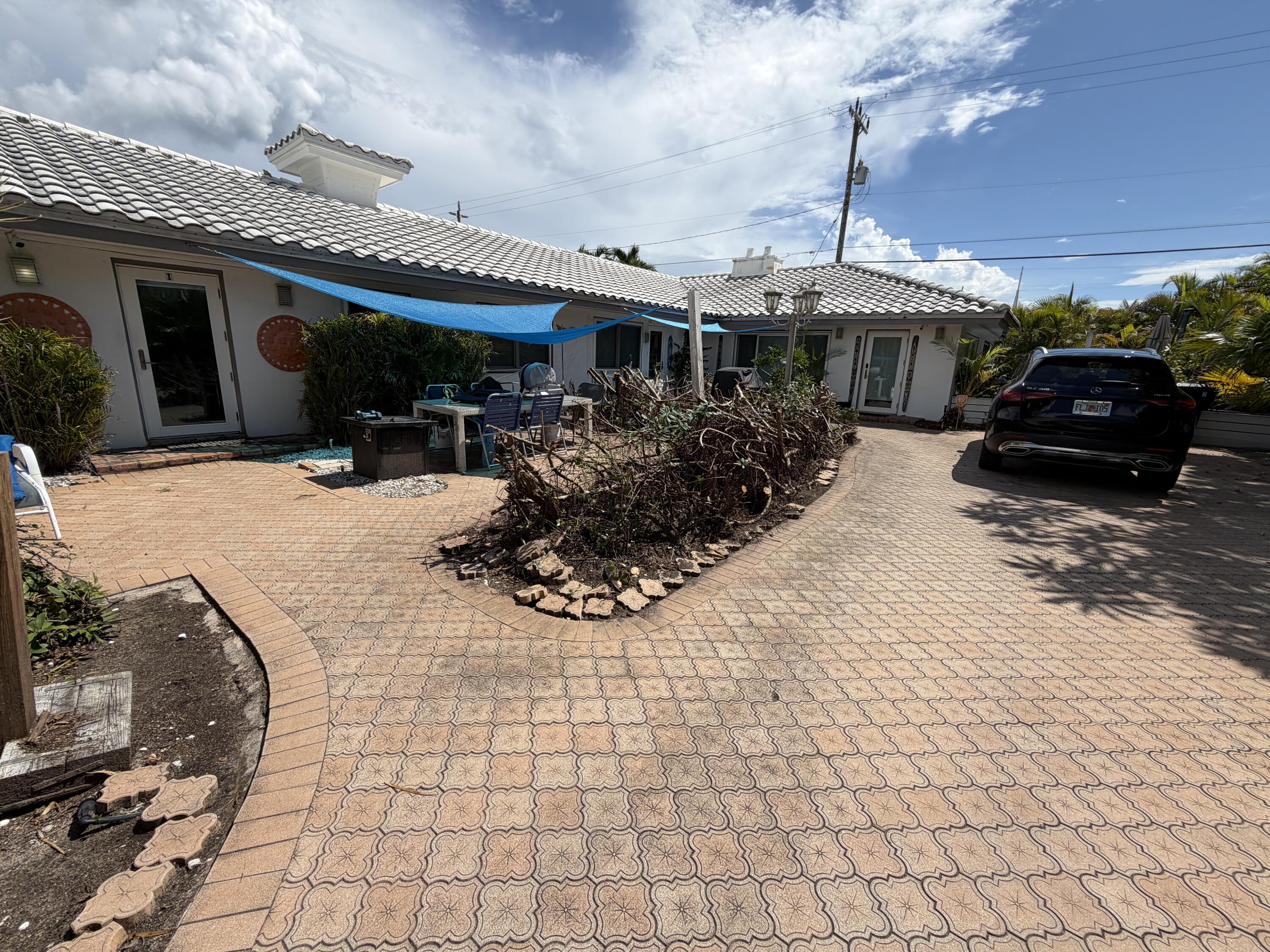 Foto de propiedad en 4430 Sea Grape Drive 1, Lauderdale-By-The-Sea, FL 33308 Lauderdale-By-The-Sea con MLS# 