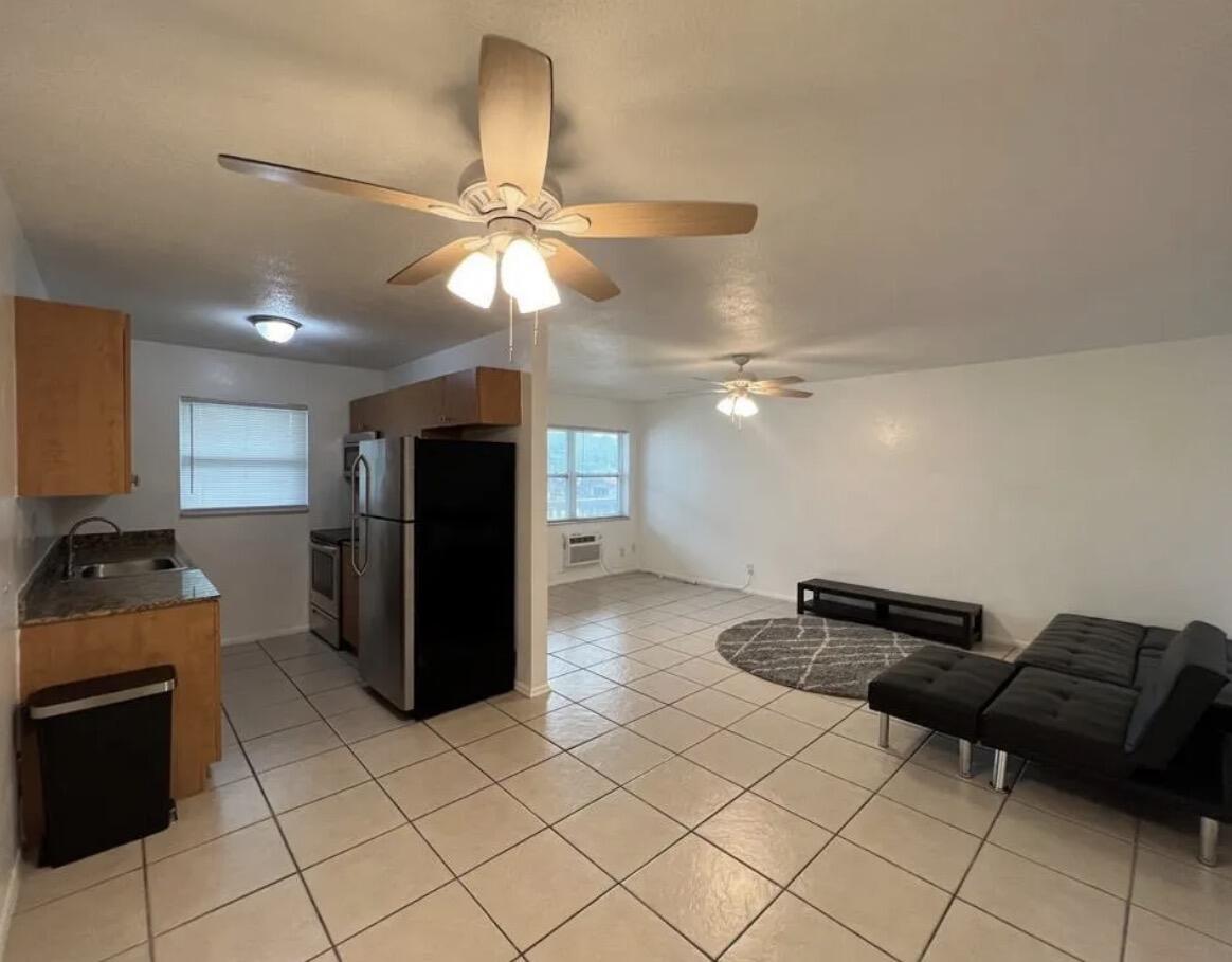Foto de propiedad en 701 SE 15TH Street 8, Fort Lauderdale, FL 33316 Fort Lauderdale con MLS# 