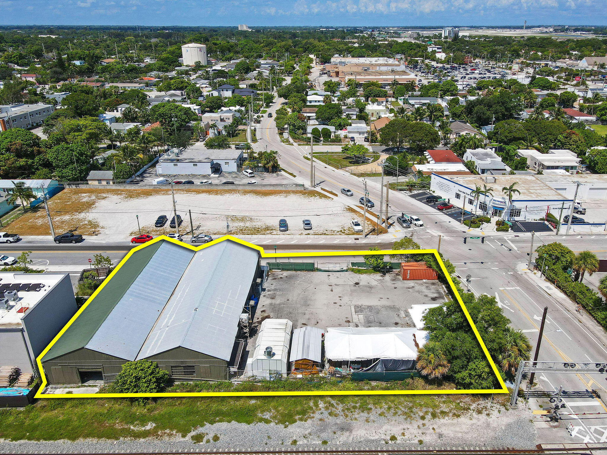 Foto de propiedad en 4200 Georgia Avenue, West Palm Beach, FL 33405 West Palm Beach con MLS# 