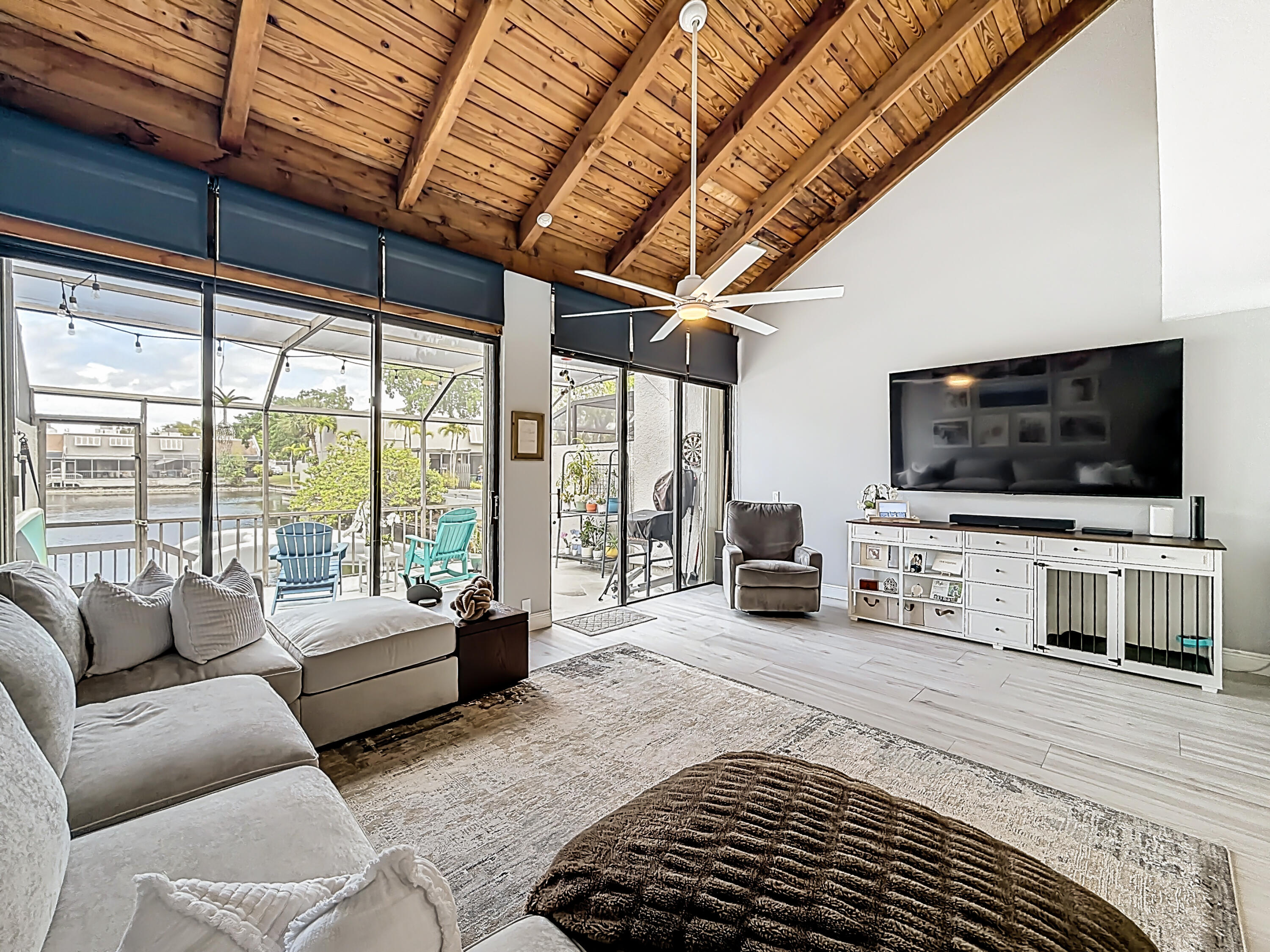 Foto de propiedad en 11313 NW 15th Street, Pembroke Pines, FL 33026 Pembroke Pines con MLS# 