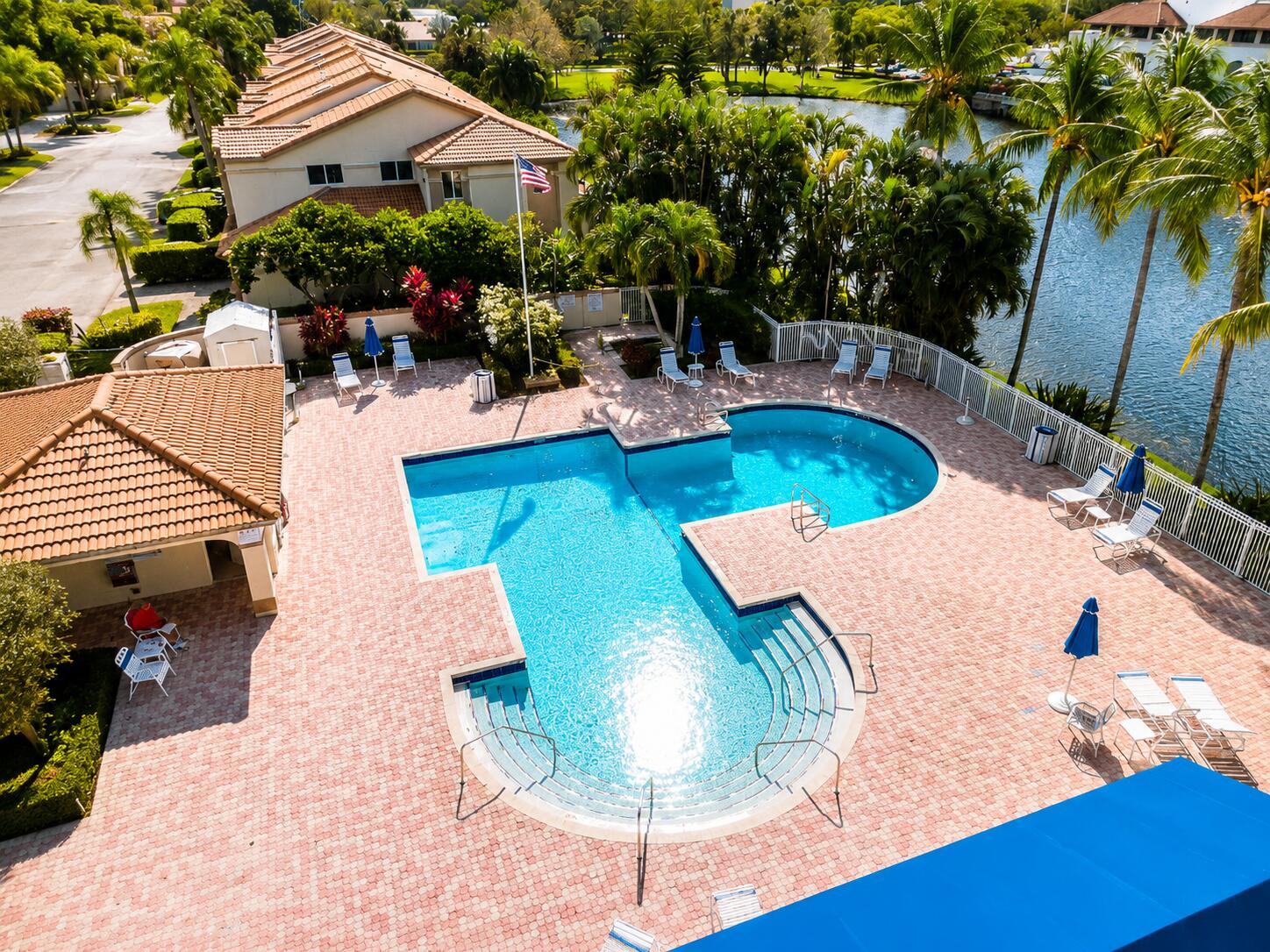 Foto de propiedad en 6723 VIA REGINA 11, Boca Raton, FL 33433 Boca Raton con MLS# 