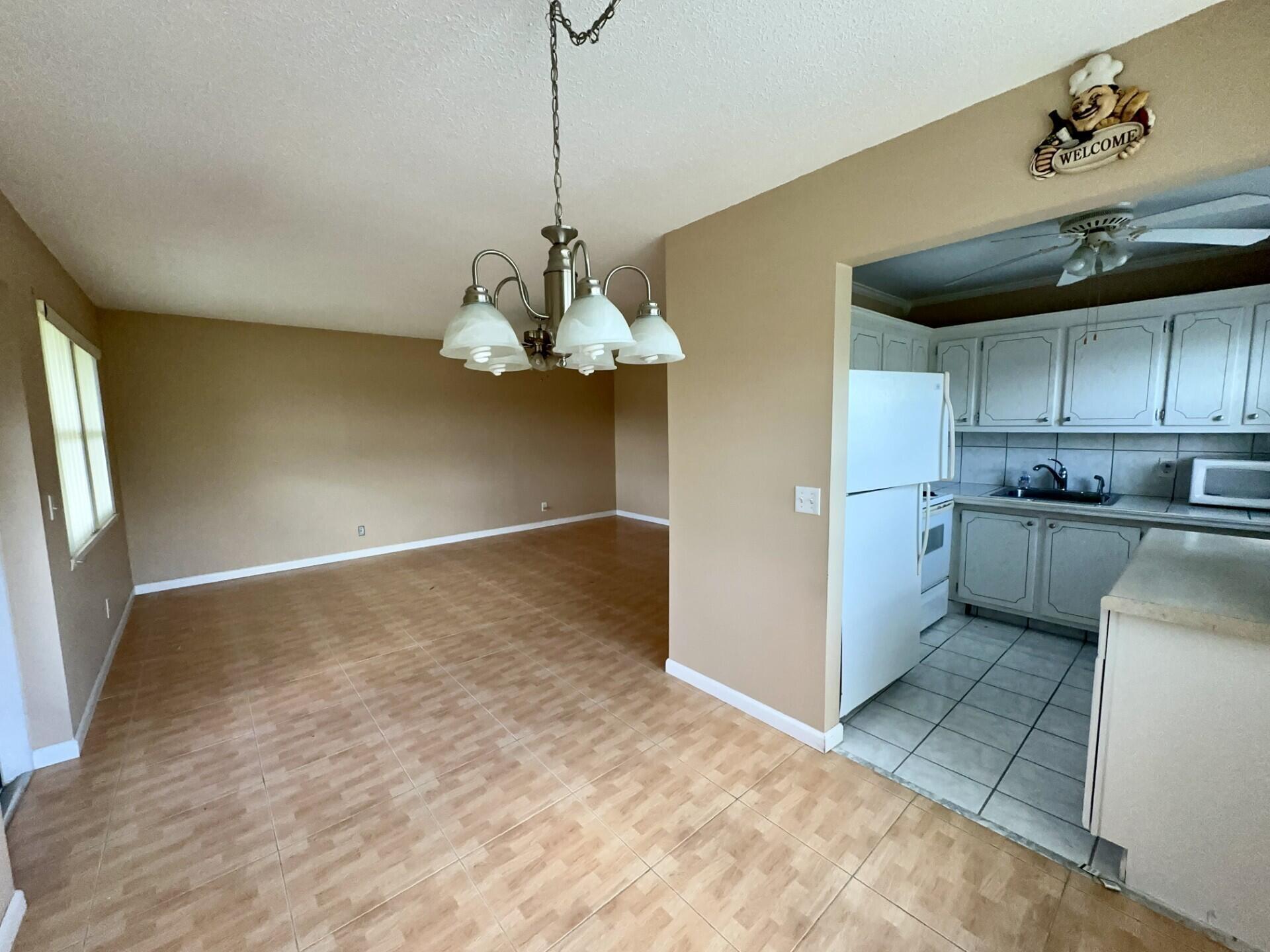 Foto de propiedad en 38 CAMBRIDGE B, West Palm Beach, FL 33417 West Palm Beach con MLS# 
