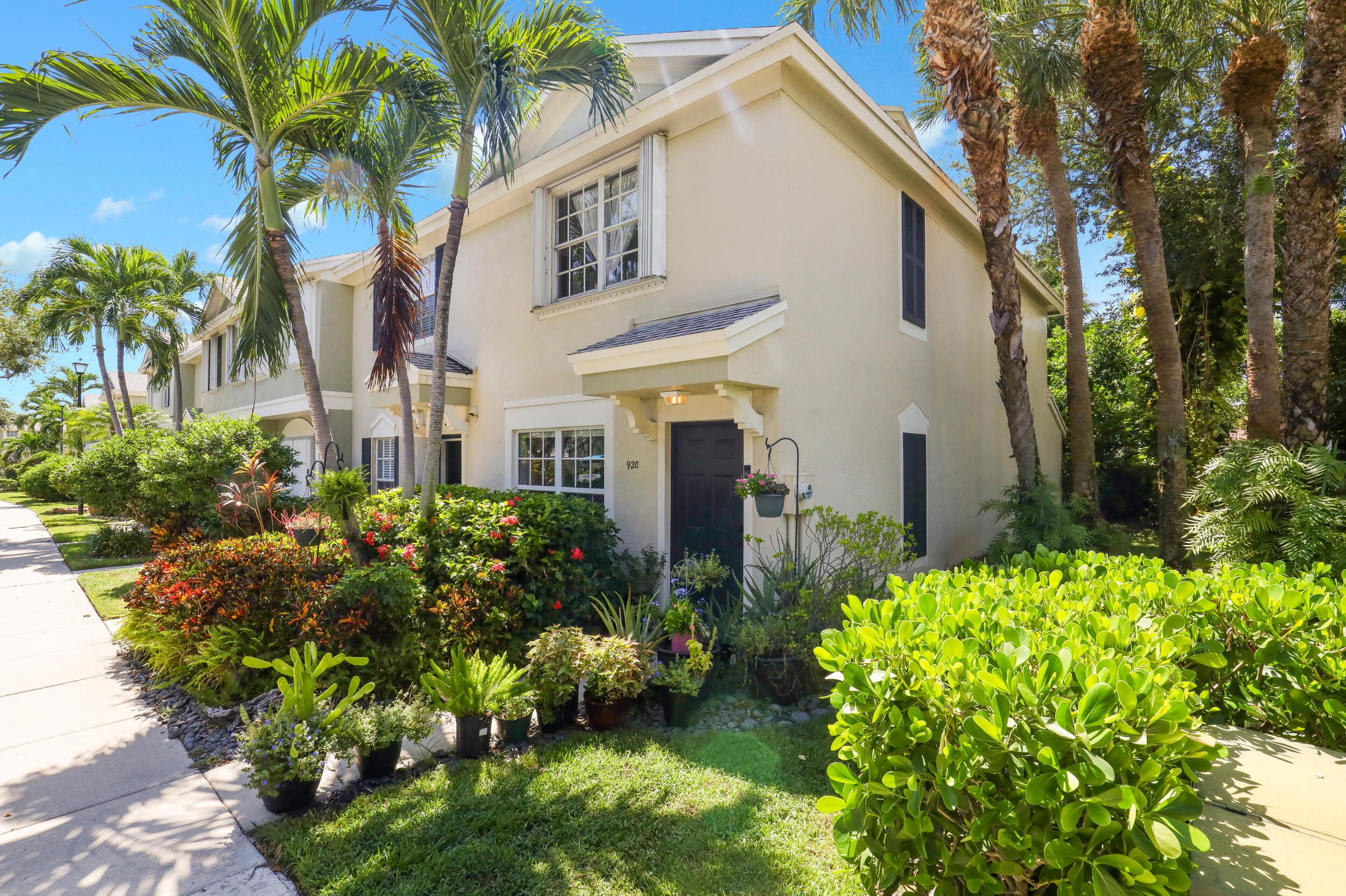 Foto de propiedad en 920 KOKOMO KEY Lane, Delray Beach, FL 33483 Delray Beach con MLS# 