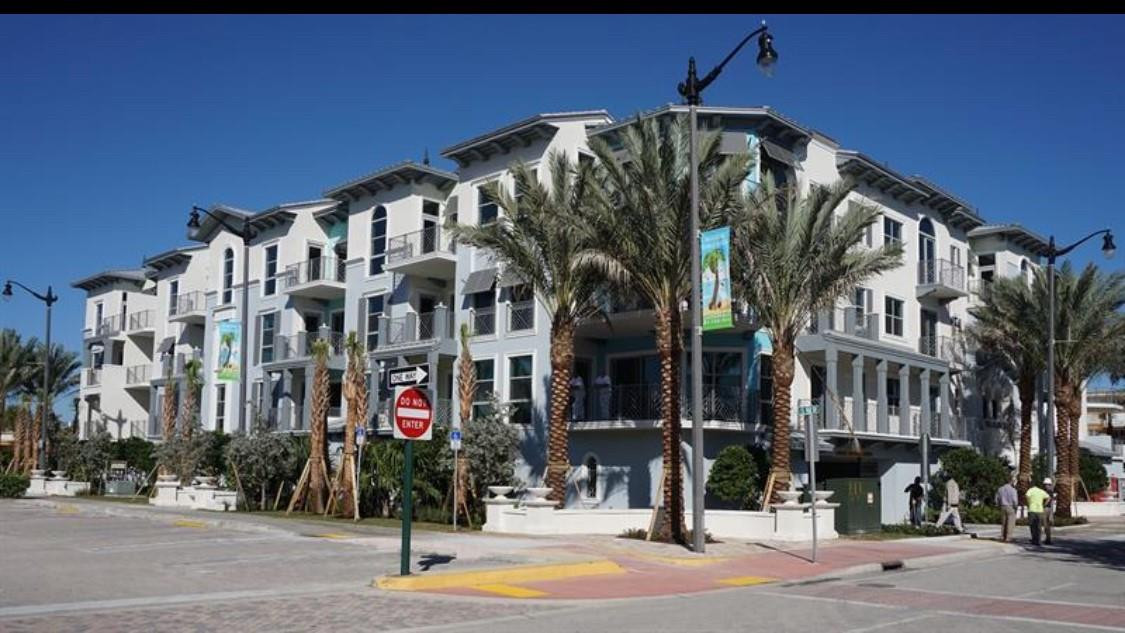 Foto de propiedad en 4511 EL MAR Drive 202, Lauderdale-By-The-Sea, FL 33308 Lauderdale-By-The-Sea con MLS# 