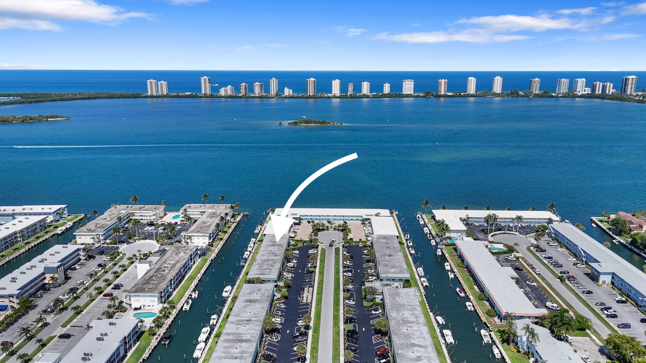 Foto de propiedad en 109 WETTAW Lane 101, North Palm Beach, FL 33408 North Palm Beach con MLS# 