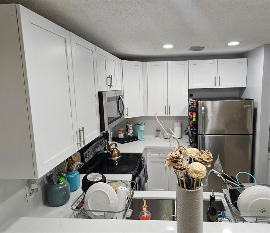 Foto de propiedad en 1827 RUNNERS Way, North Lauderdale, FL 33068 North Lauderdale con MLS# 
