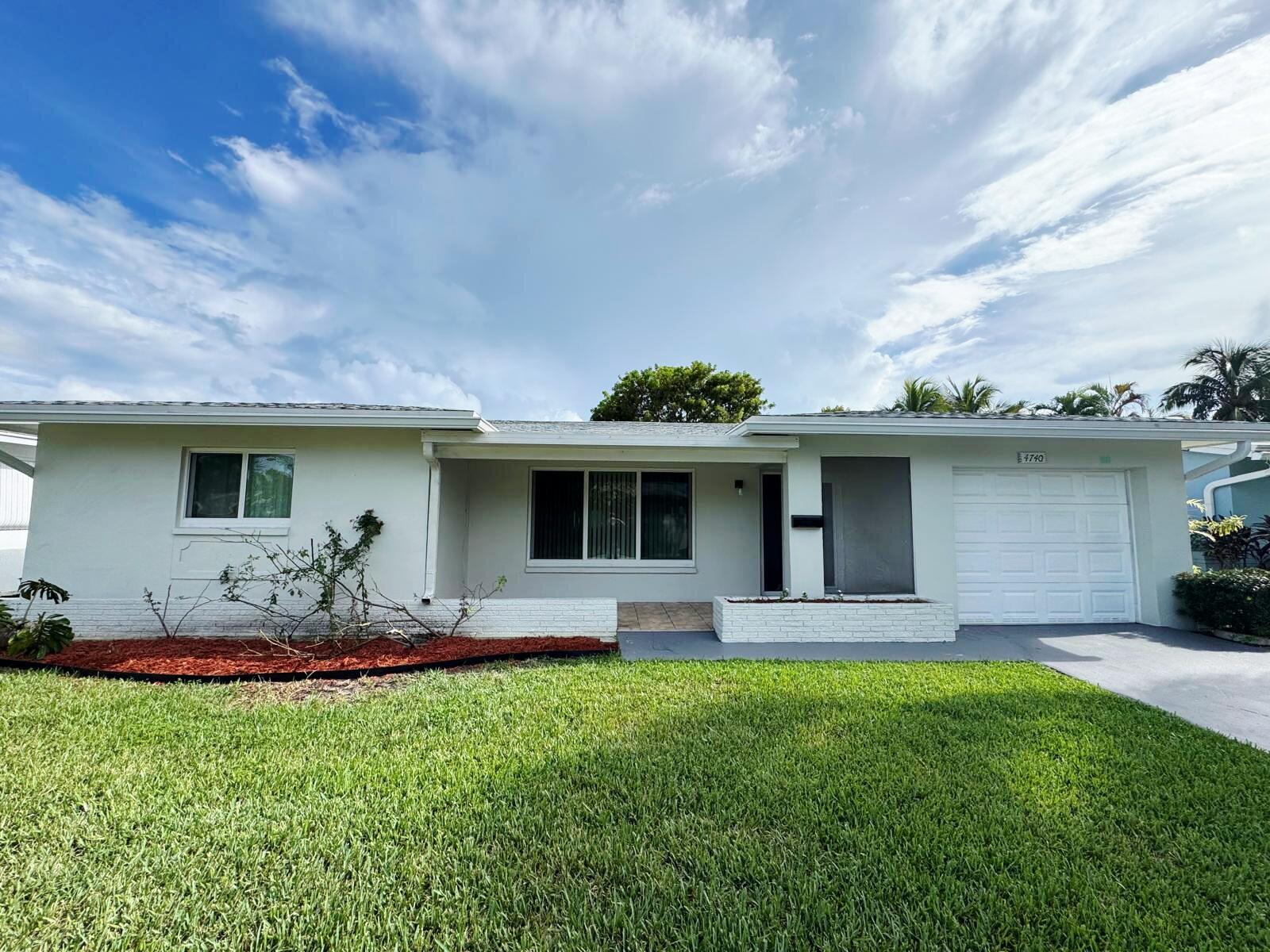Foto de propiedad en 4740 NW 49TH Court, Tamarac, FL 33319 Tamarac con MLS# 