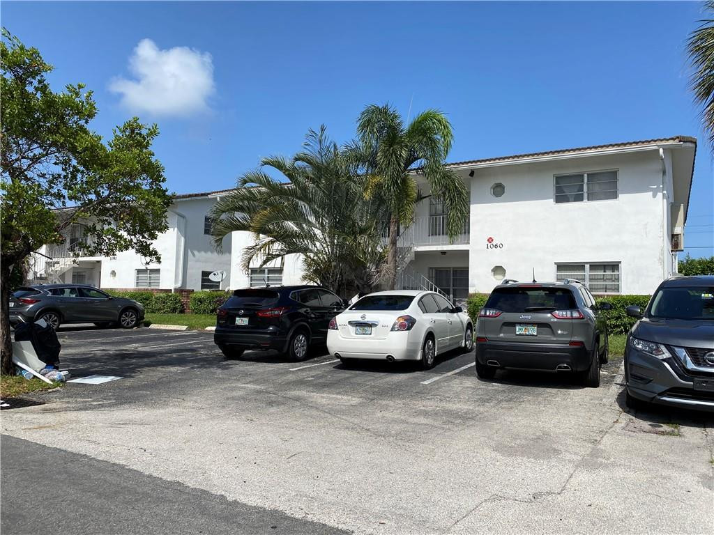 Foto de propiedad en 1060 NE 23rd Terrace 2, Pompano Beach, FL 33062 Pompano Beach con MLS# 