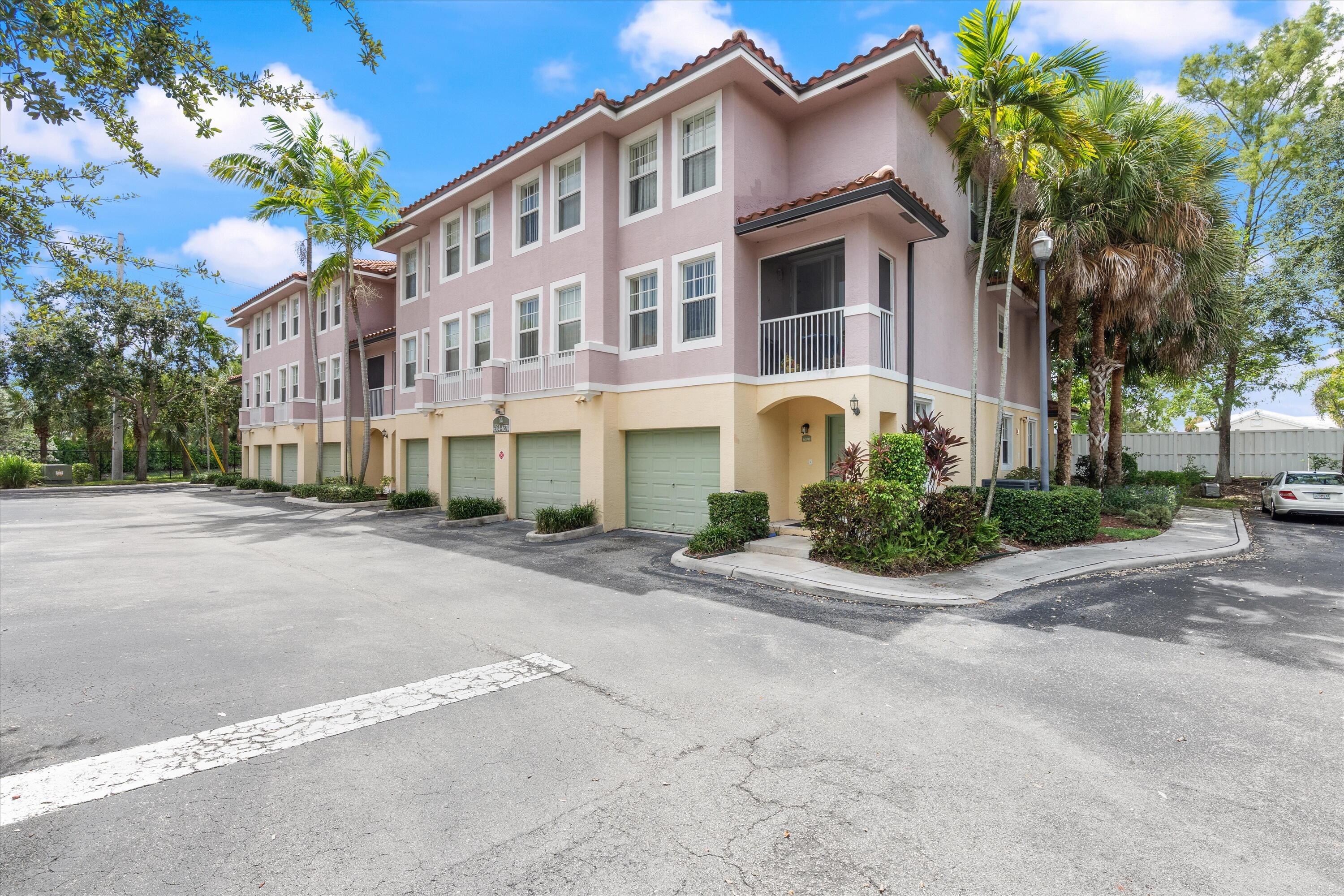 Foto de propiedad en 6376 W SAMPLE Road 6376, Coral Springs, FL 33067 Coral Springs con MLS# 