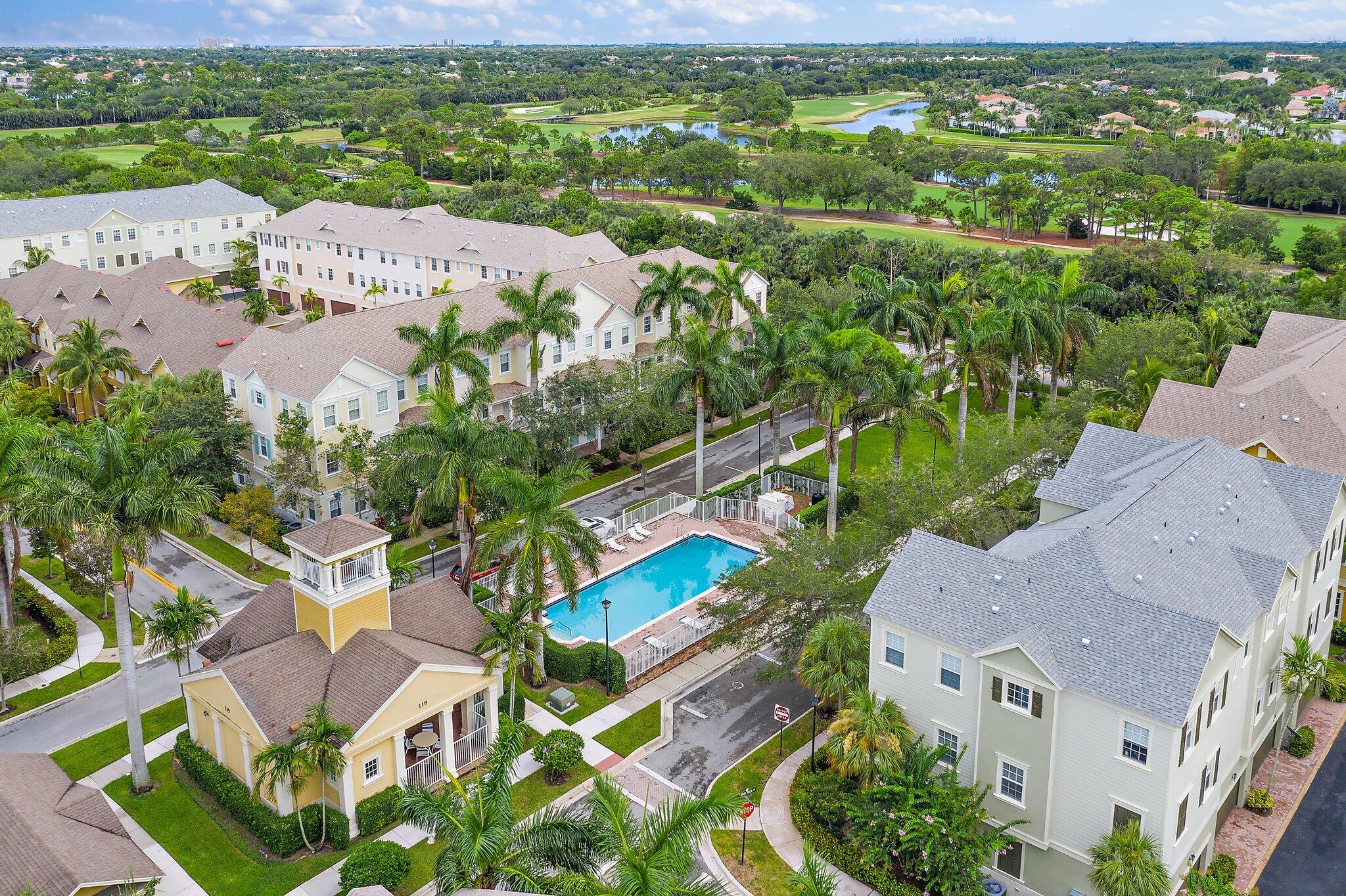 Foto de propiedad en 356 W Thatch Palm Circle 105, Jupiter, FL 33458 Jupiter con MLS# 