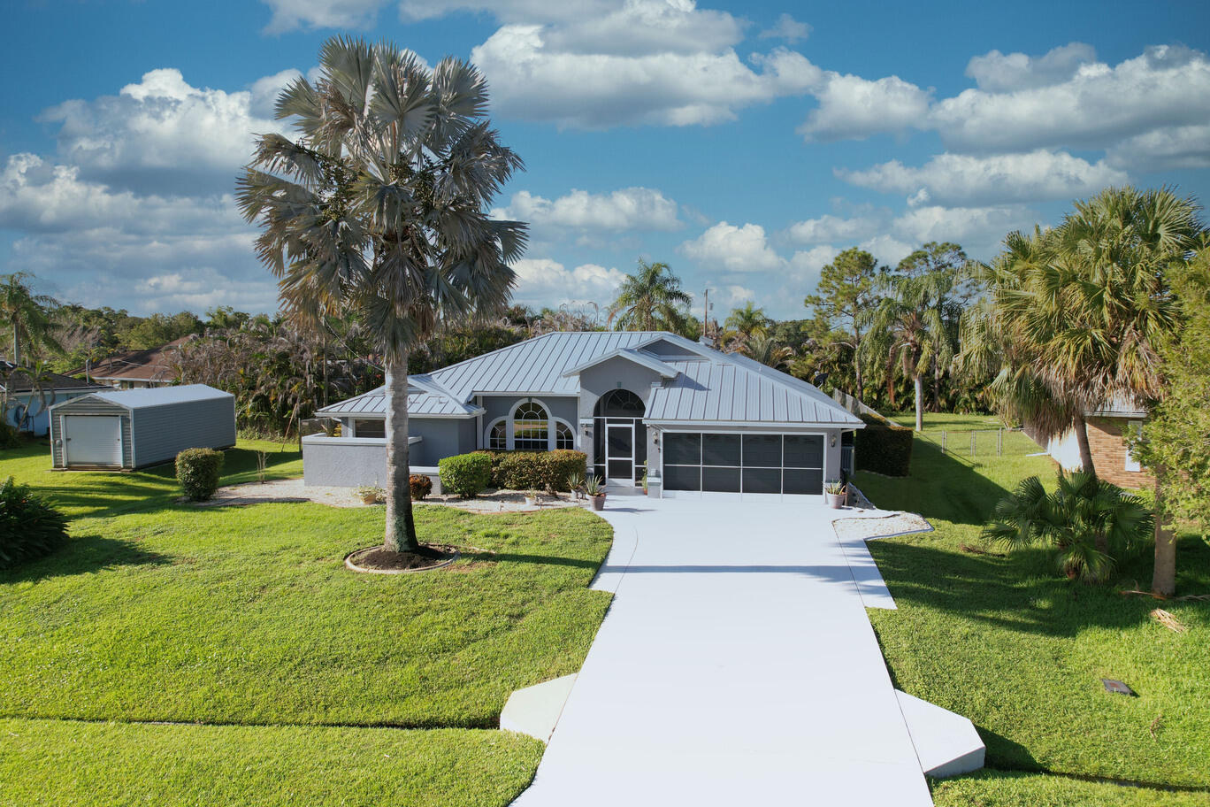 Foto de propiedad en 549 SE CLIFF Road, Port St. Lucie, FL 34984 Port St. Lucie con MLS# 