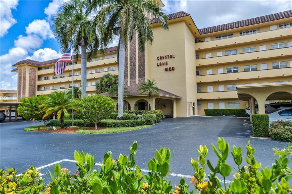 Foto de propiedad en 4100 CRYSTAL LAKE Drive 110, Deerfield Beach, FL 33064 Deerfield Beach con MLS# 