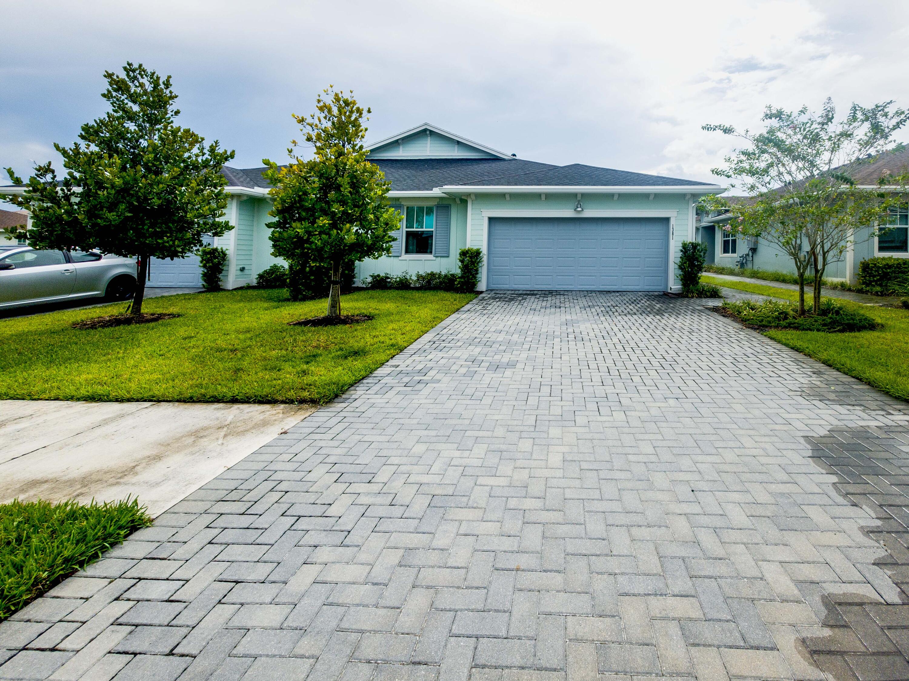 Foto de propiedad en 1381 Haywagon Trail, The Acreage, FL 33470 The Acreage con MLS# 