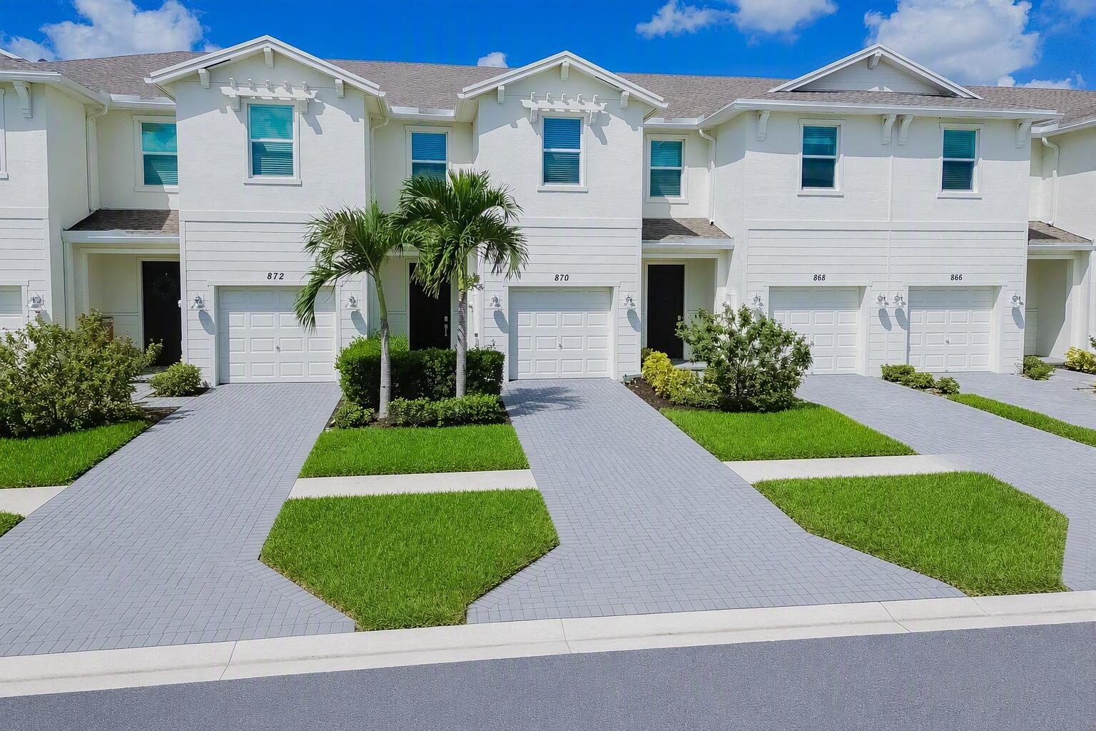 Foto de propiedad en 870 SE Grovebush Lane, Port St. Lucie, FL 34984 Port St. Lucie con MLS# 