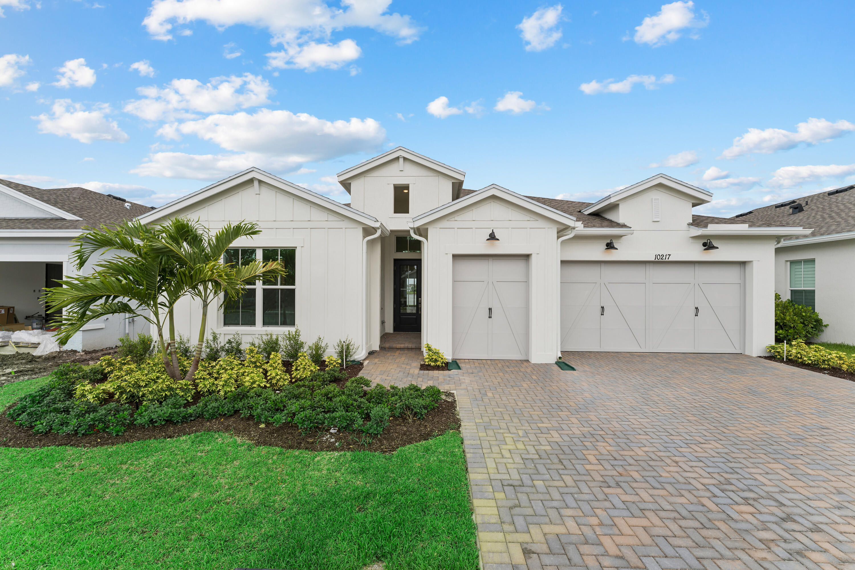 Foto de propiedad en 10225 NW FIELD FLOWER Trail 233, Port St. Lucie, FL 34987 Port St. Lucie con MLS# 