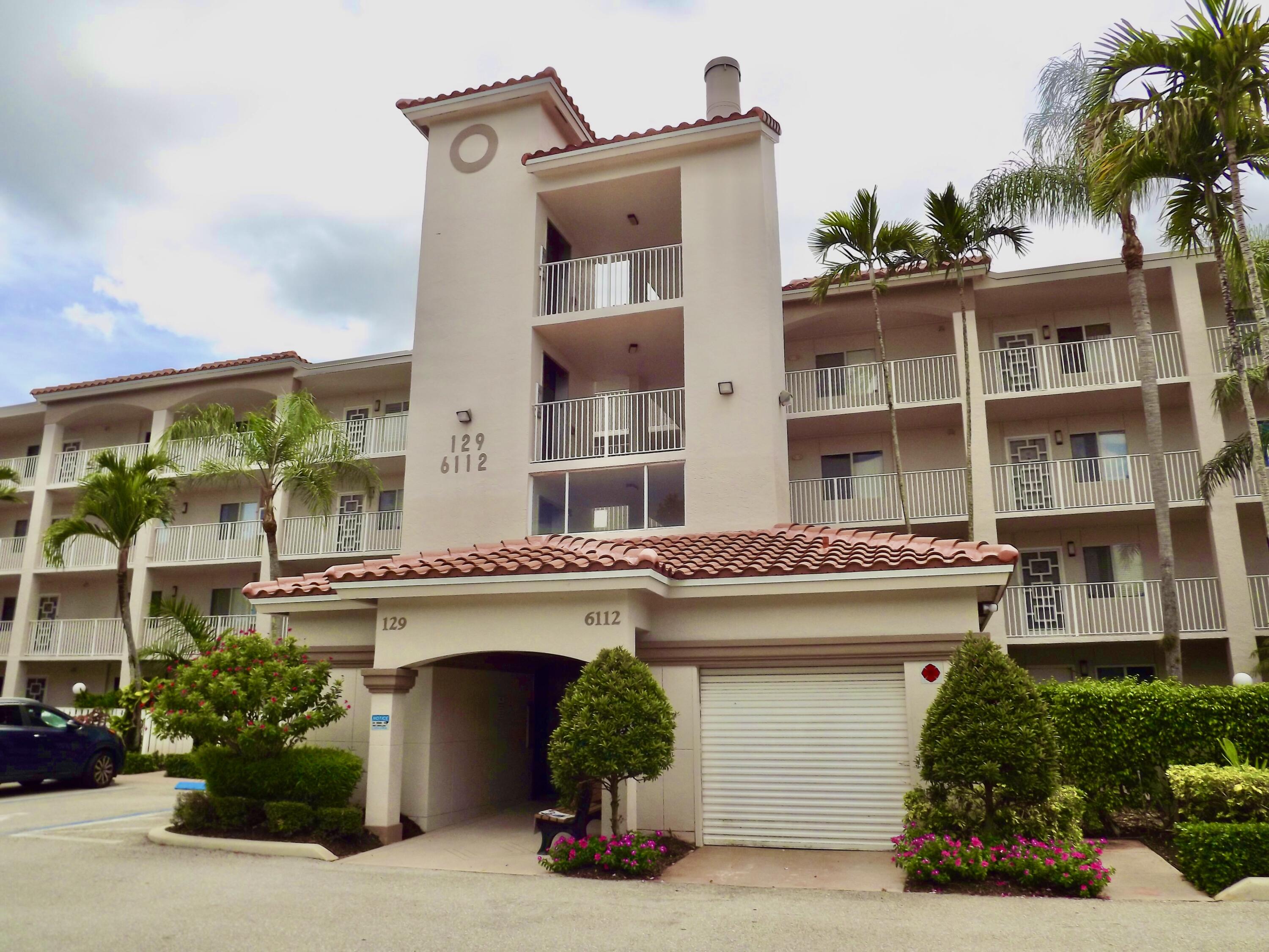 Foto de propiedad en 6112 Huntwick Terrace 205, Delray Beach, FL 33484 Delray Beach con MLS# 
