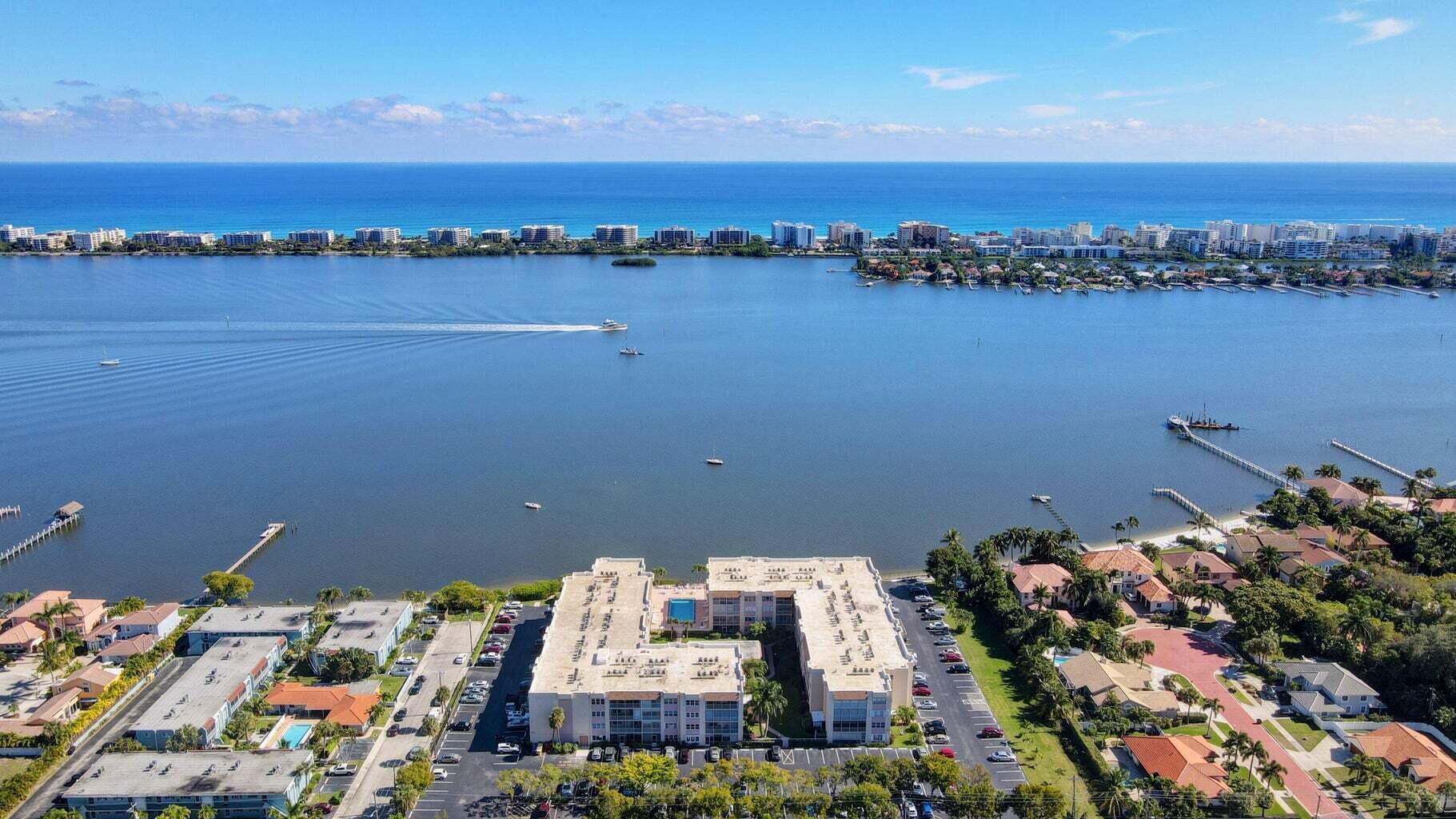 Foto de propiedad en 1502 S Lakeside Drive #401, Lake Worth Beach, FL 33460 Lake Worth Beach con MLS# 