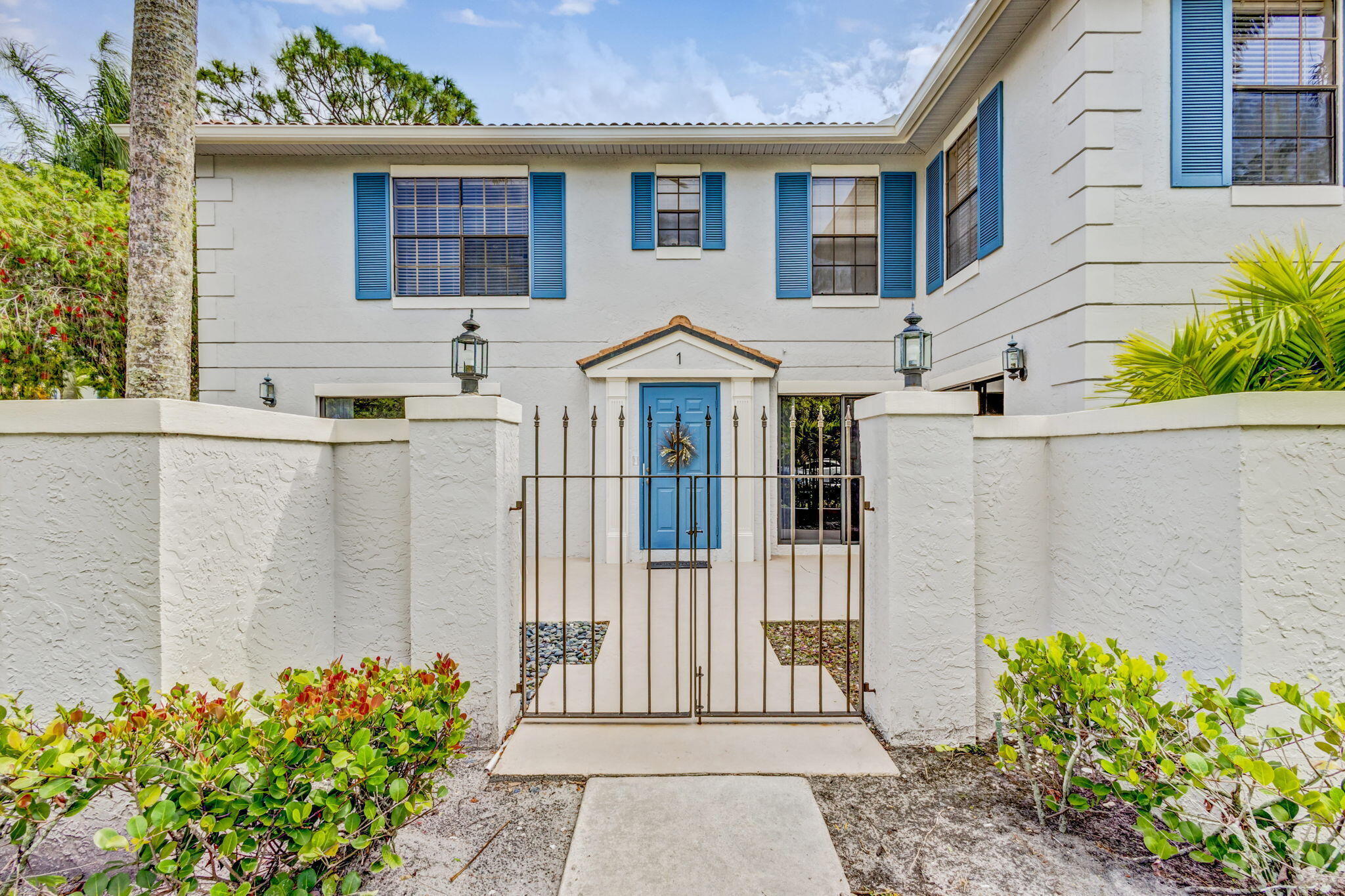 Foto de propiedad en 363 Prestwick Circle 1, Palm Beach Gardens, FL 33418 Palm Beach Gardens con MLS# 