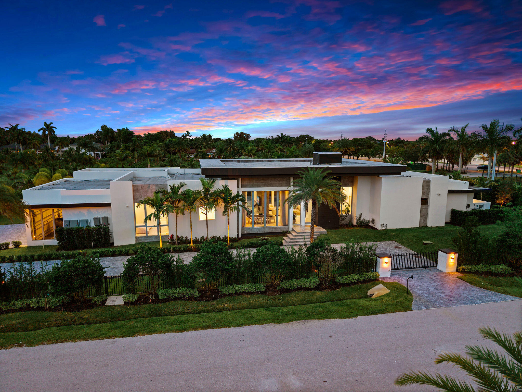 Foto de propiedad en 11780 NW 15TH Street, Plantation, FL 33323 Plantation con MLS# 
