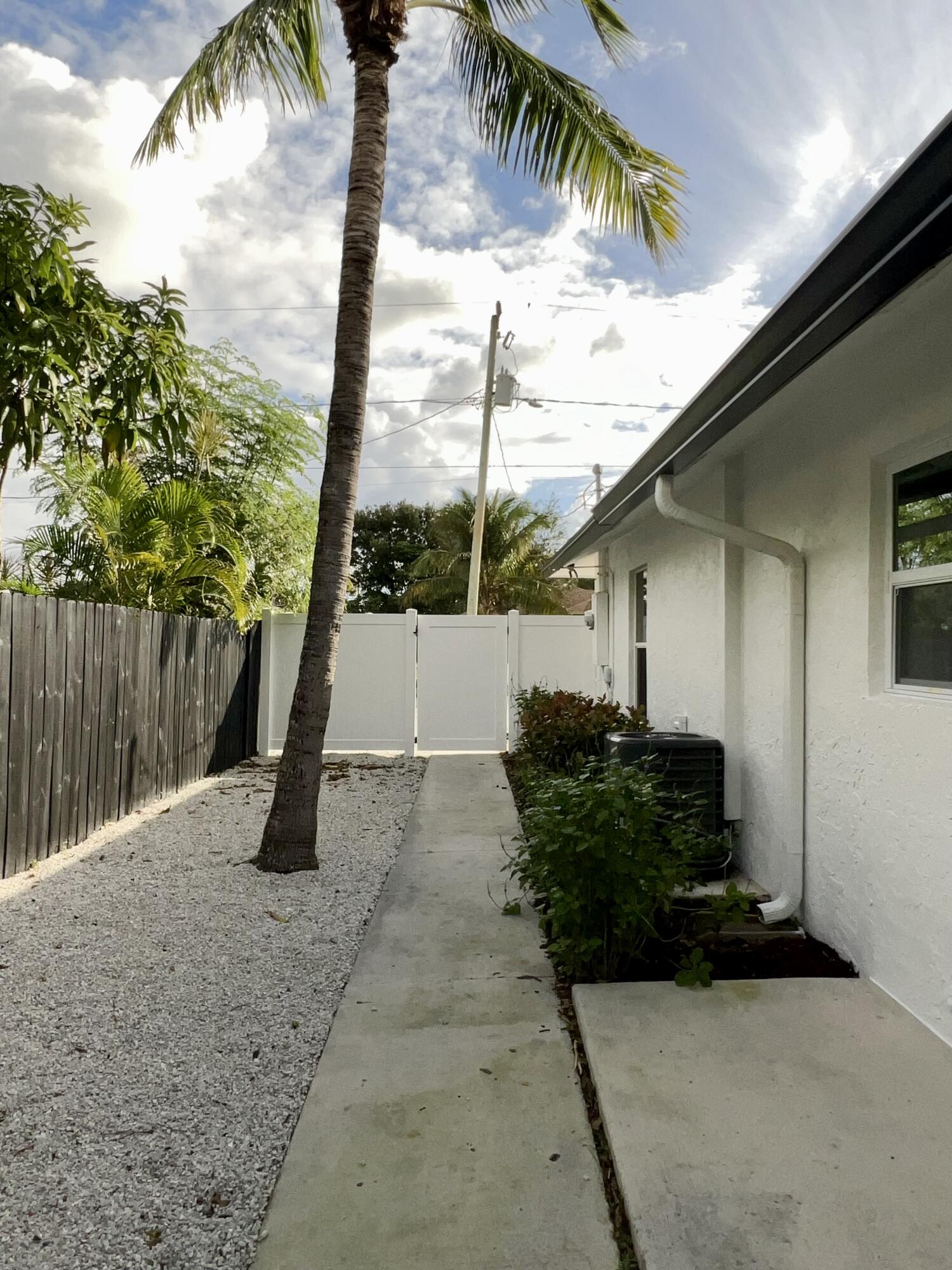 Foto de propiedad en 140 SW 5th Avenue, Delray Beach, FL 33444 Delray Beach con MLS# 