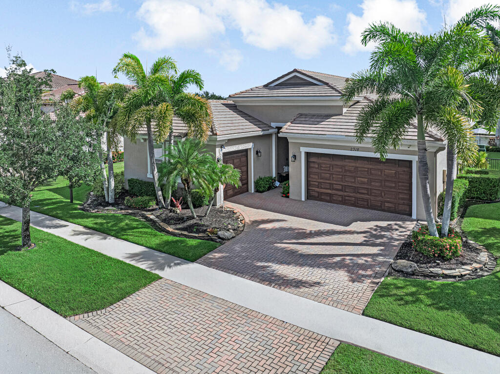 Foto de propiedad en 2318 Bellarosa Circle, Royal Palm Beach, FL 33411 Royal Palm Beach con MLS# 