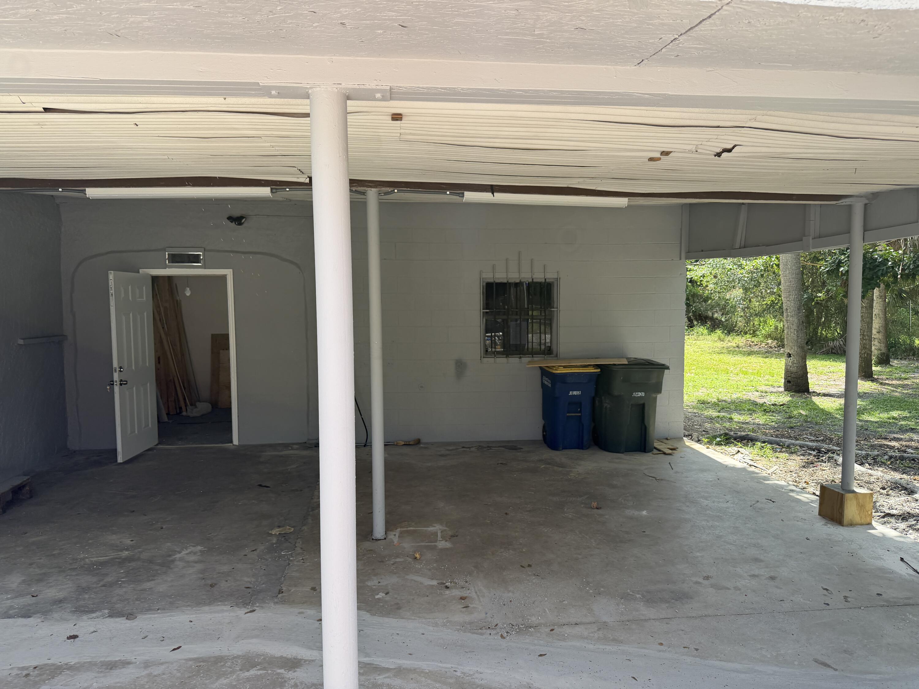 Foto de propiedad en 326 N 14th Street, Fort Pierce, FL 34950 Fort Pierce con MLS# 