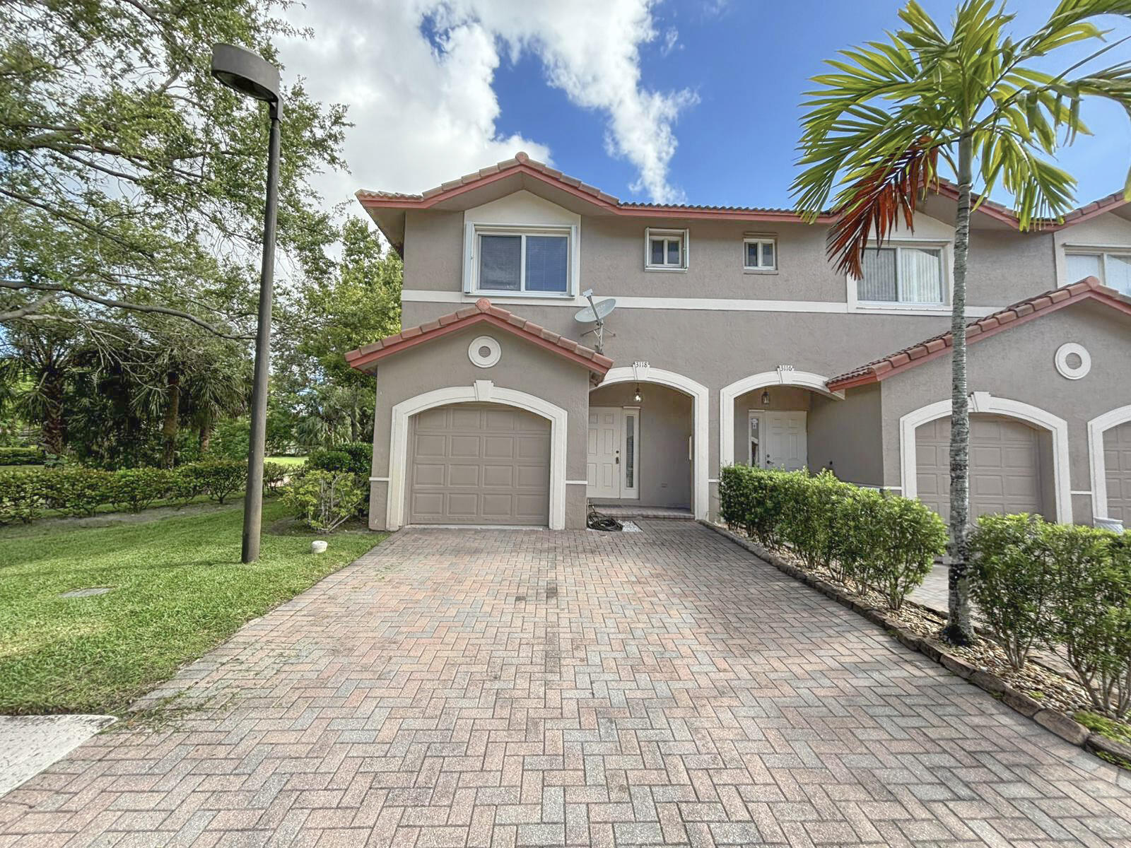 Foto de propiedad en 3118 CORAL RIDGE Drive 3118, Coral Springs, FL 33065 Coral Springs con MLS# 