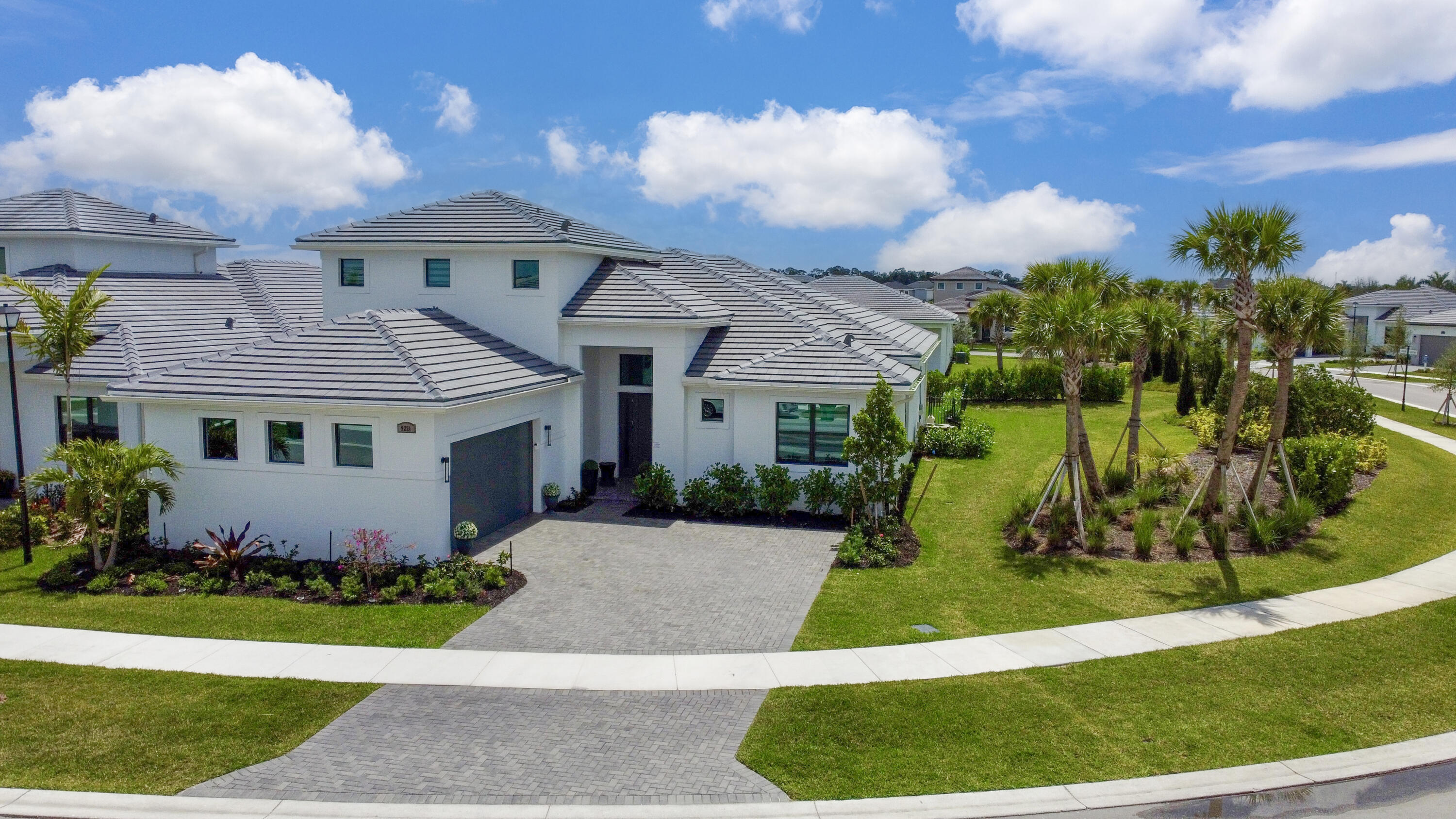 Foto de propiedad en 9221 SW Esule Way, Port St. Lucie, FL 34987 Port St. Lucie con MLS# 