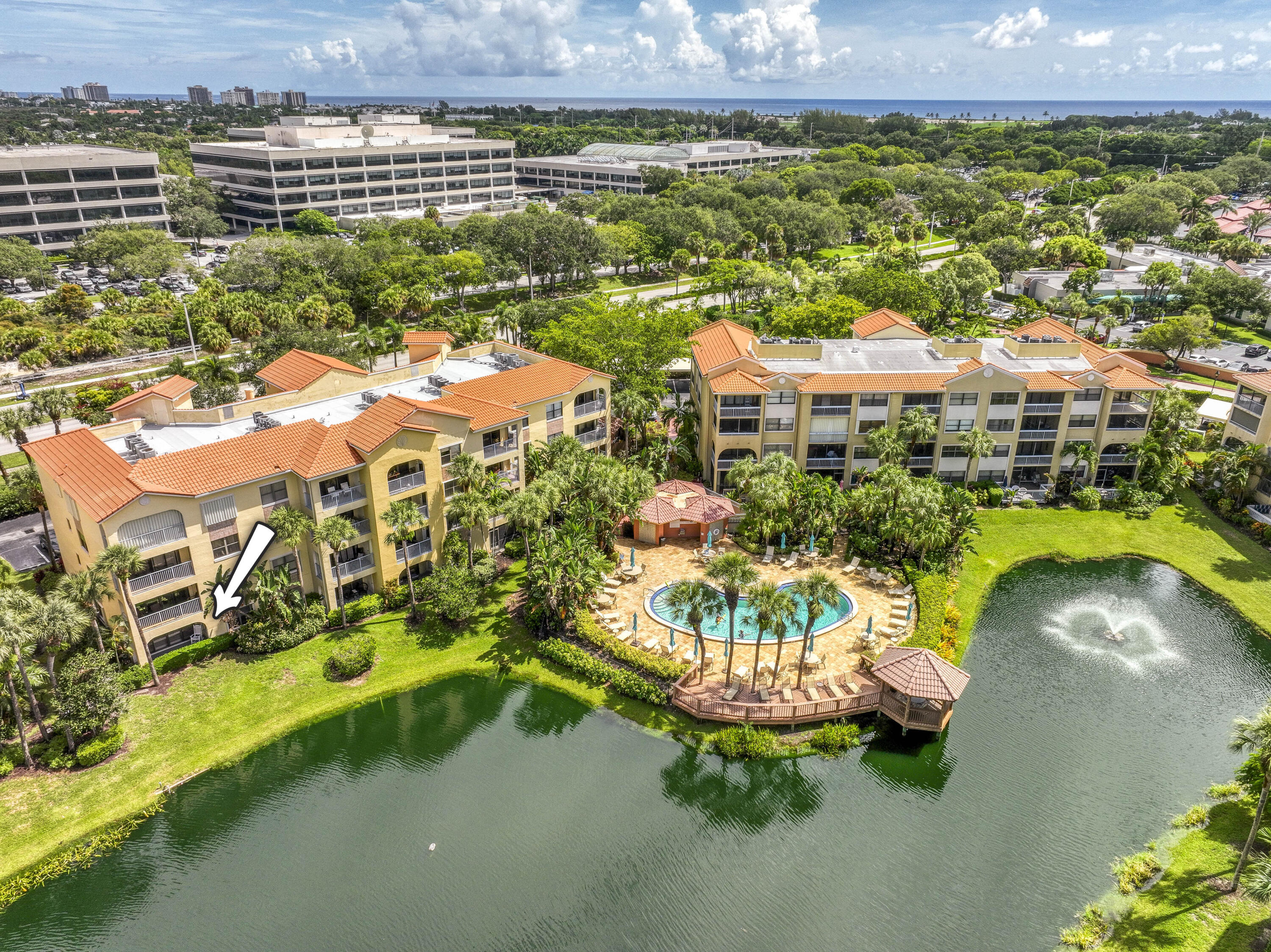 Foto de propiedad en 800 Uno Lago Drive 105, Juno Beach, FL 33408 Juno Beach con MLS# 