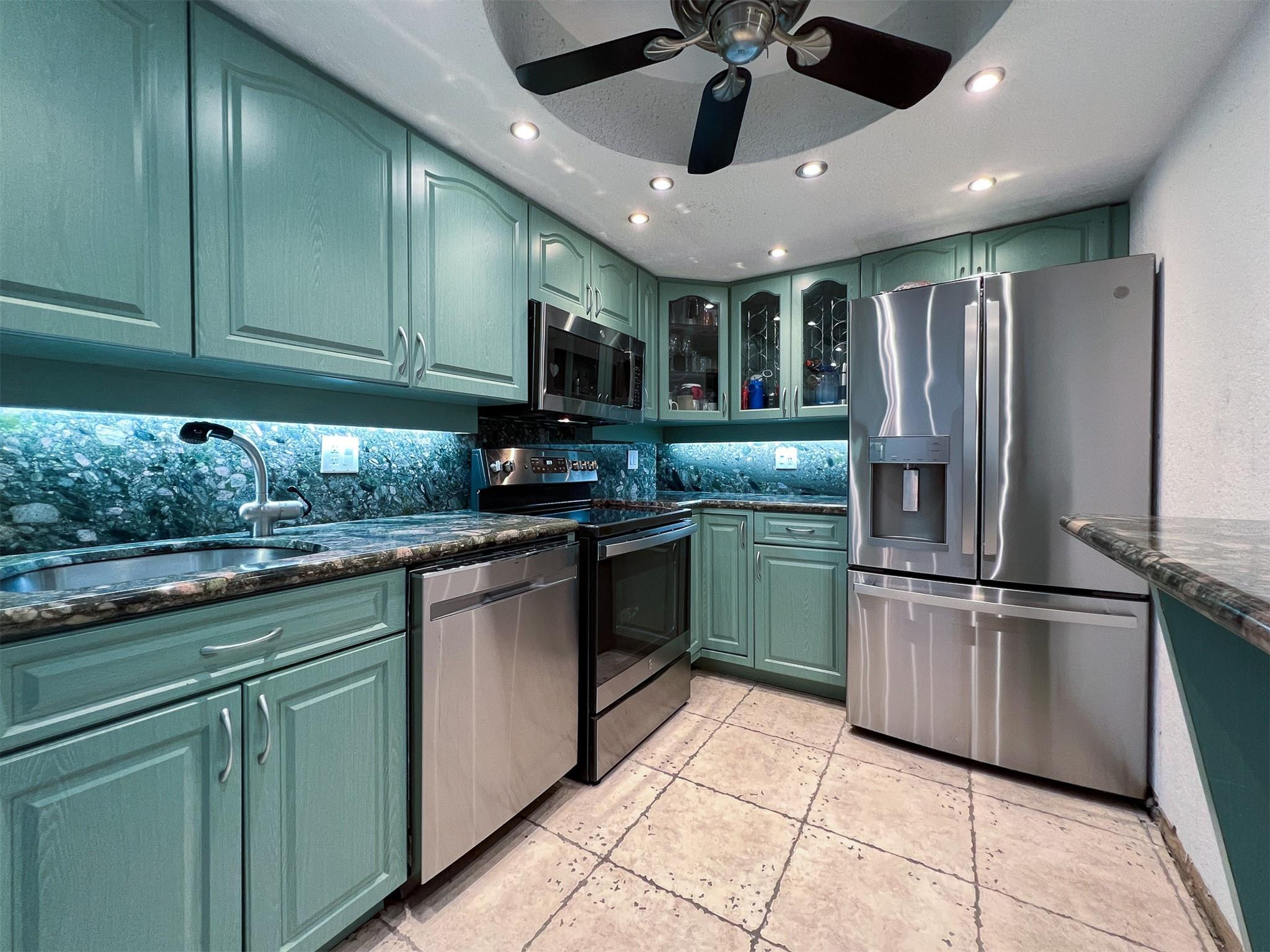 Foto de propiedad en 101 Briny Avenue 810, Pompano Beach, FL 33062 Pompano Beach con MLS# 