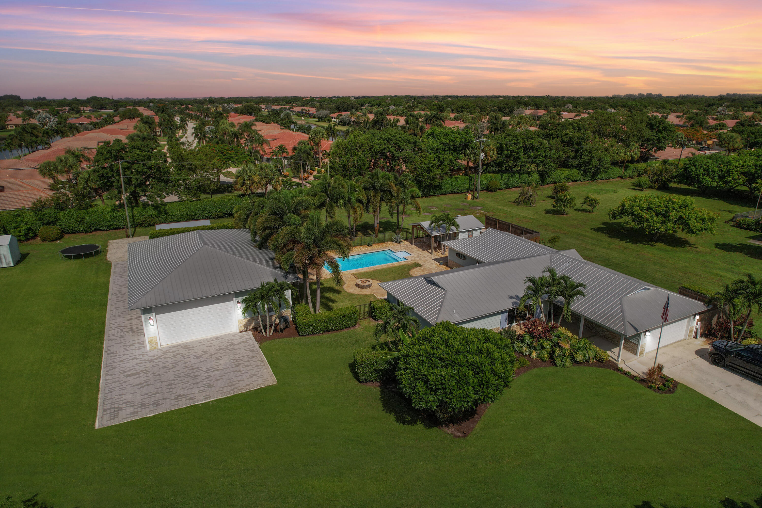 Foto de propiedad en 10376 W Tara Boulevard, Boynton Beach, FL 33437 Boynton Beach con MLS# 