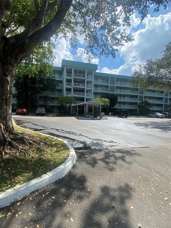 En Venta 802 Cypress Grove Lane 408, Pompano Beach, FL 33069, Pompano Beach, FL 33069