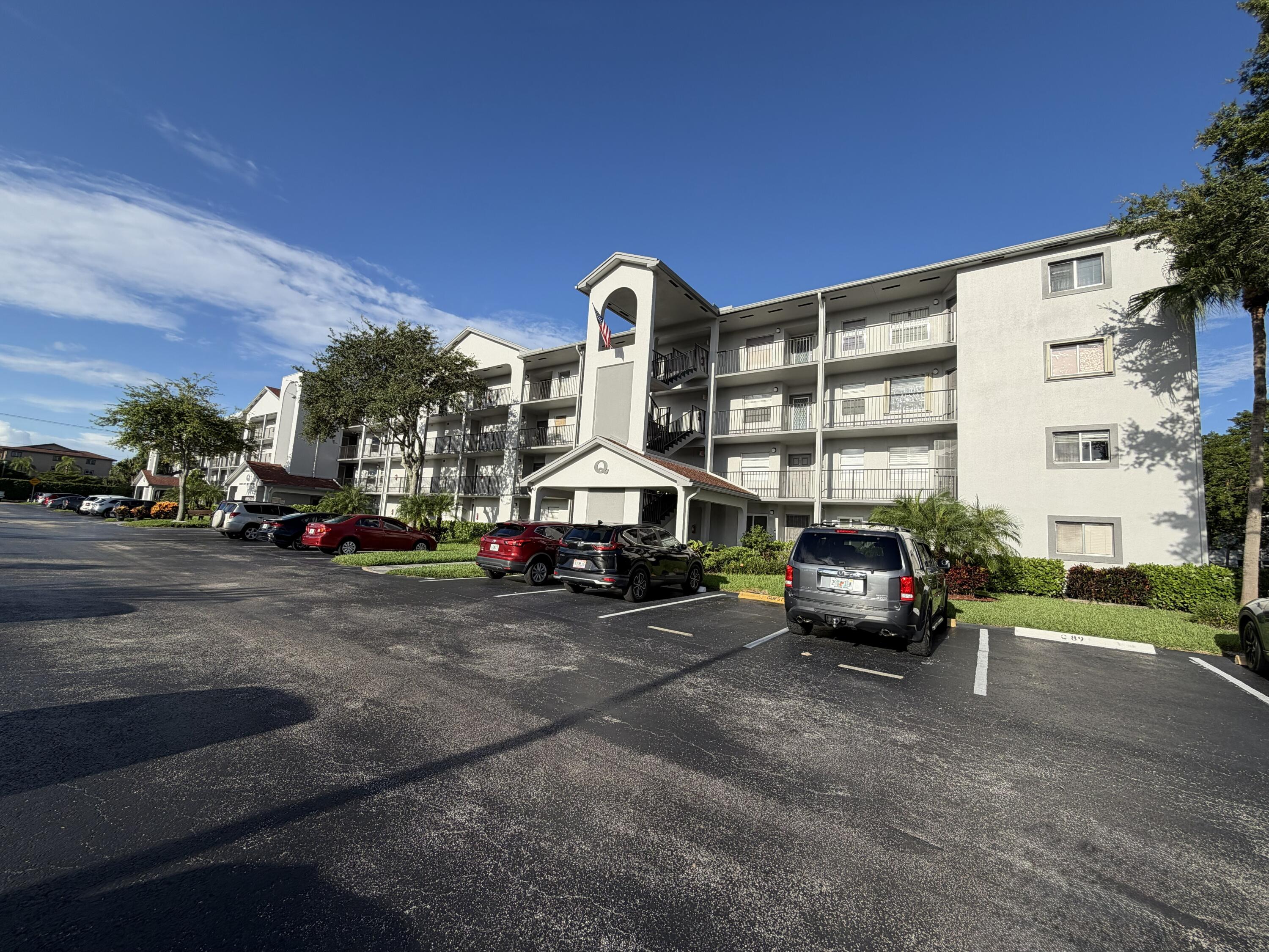 Foto de propiedad en 1400 SW 124TH Terrace 105Q, Pembroke Pines, FL 33027 Pembroke Pines con MLS# 