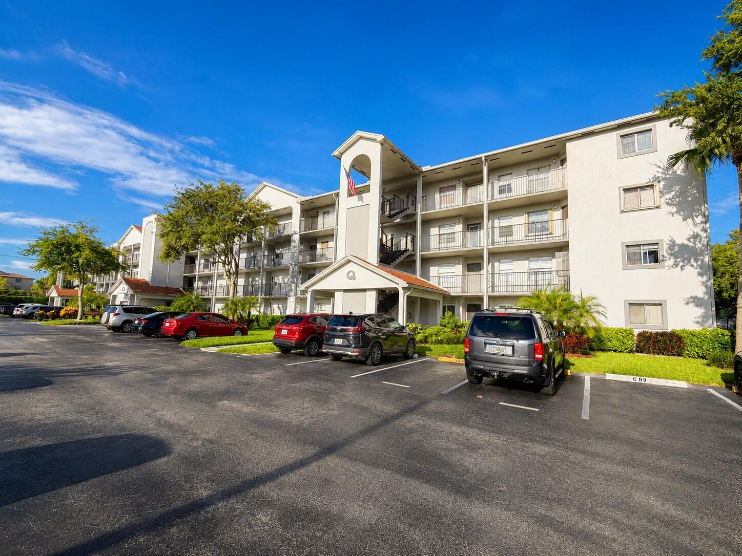 Foto de propiedad en 1400 SW 124TH Terrace 105Q, Pembroke Pines, FL 33027 Pembroke Pines con MLS# 