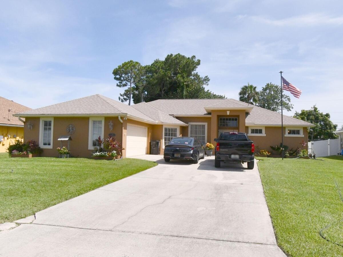 En Venta 1018 SW HALEYBERRY Avenue, Port St. Lucie, FL 34953, Port St. Lucie, FL 34953