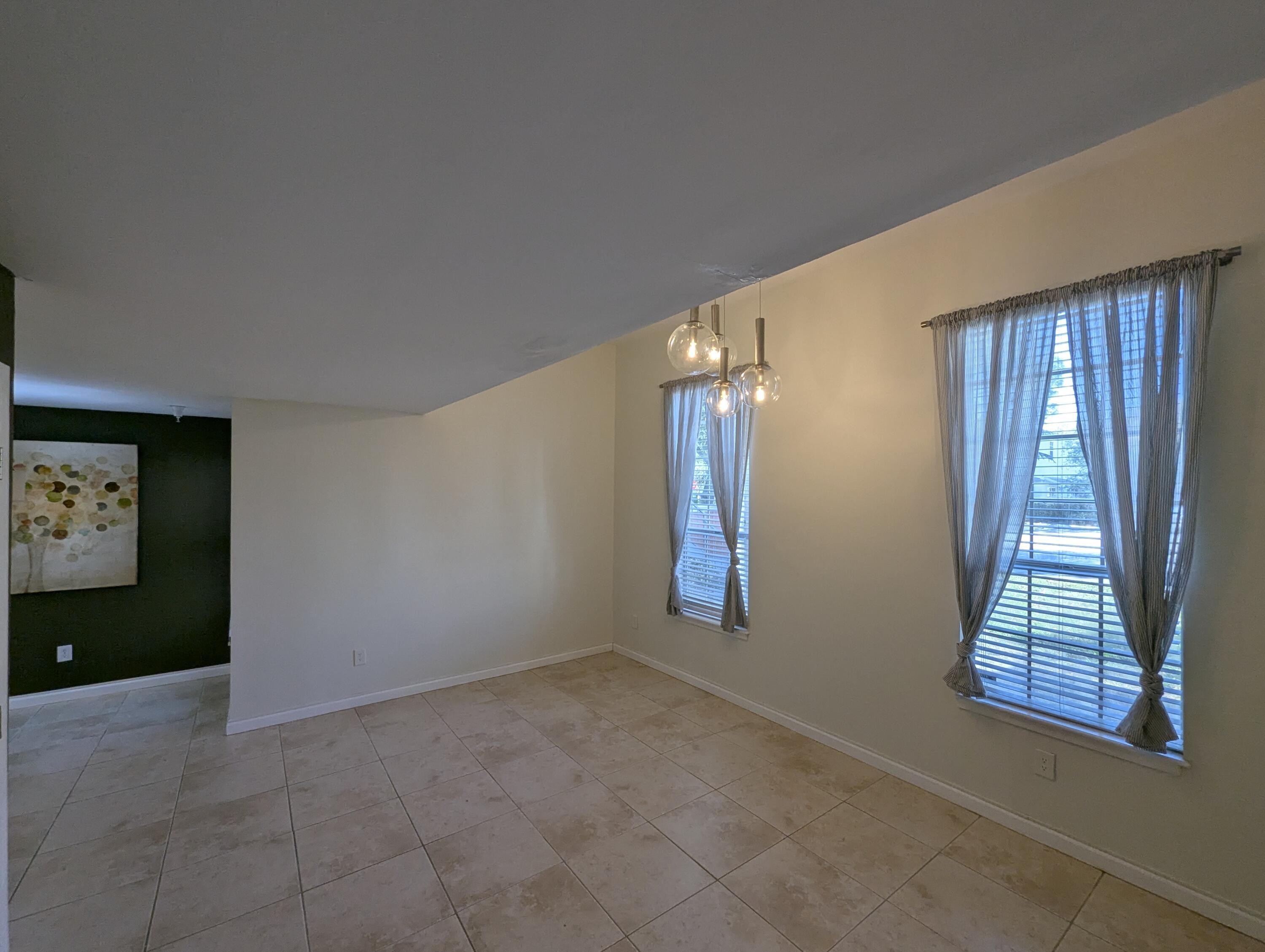 En Venta 1335 CRYSTAL Way E, Delray Beach, FL 33444, Delray Beach, FL 33444