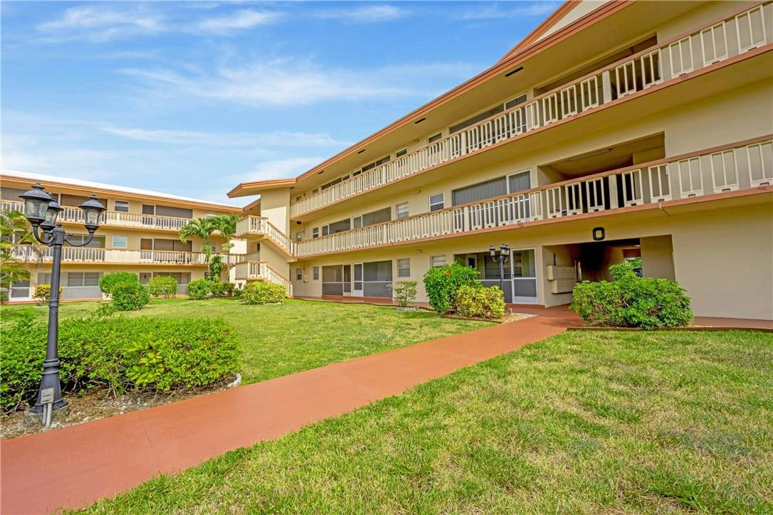 Foto de propiedad en 5300 Washington Street 108d, Hollywood, FL 33021 Hollywood con MLS#
