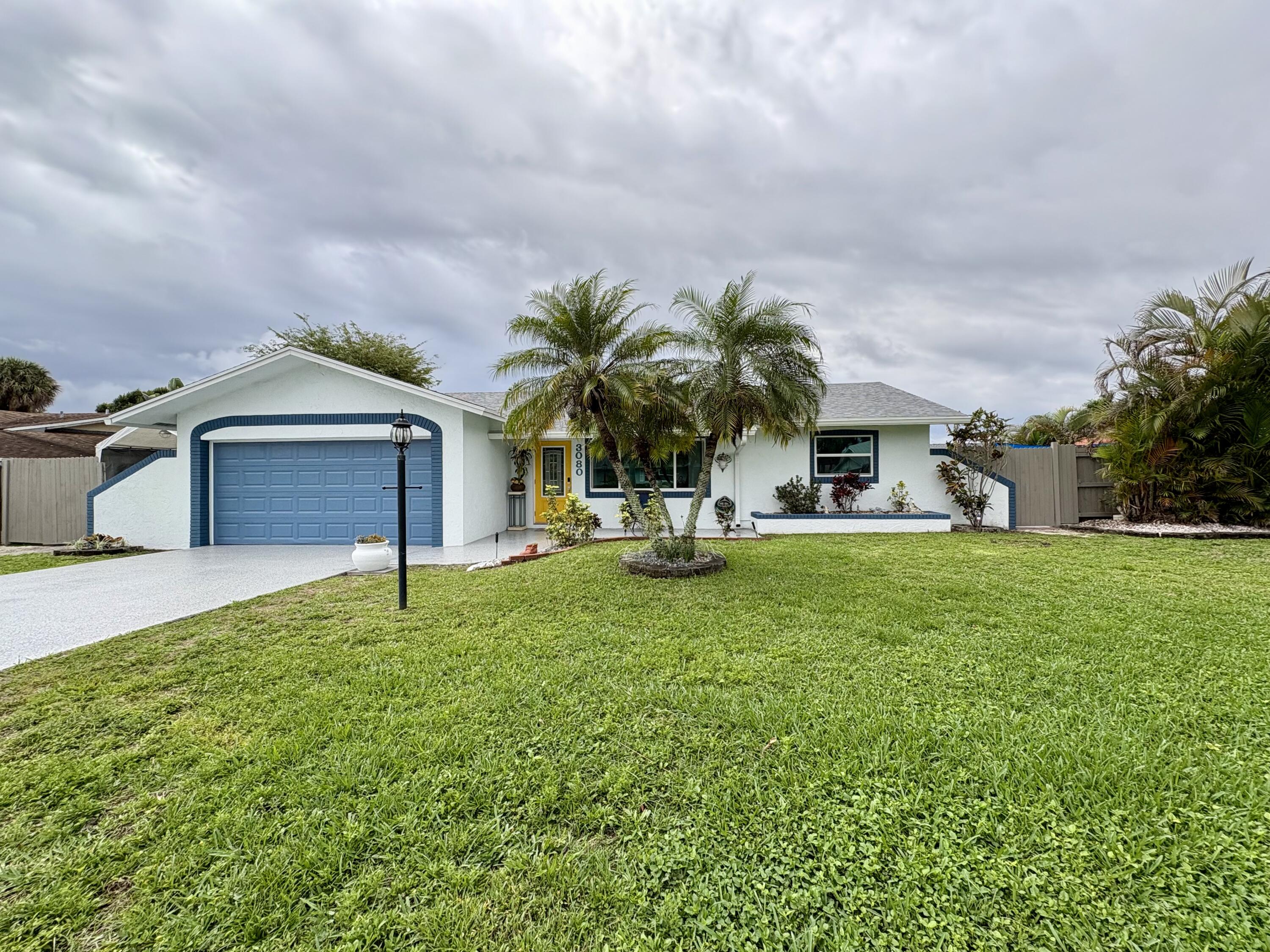 Foto de propiedad en 3080 Tropical Trail, Atlantis, FL 33462 Atlantis con MLS# 
