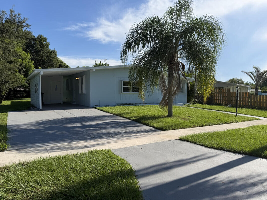 En Venta 111 SE Castana Court, Port St. Lucie, FL 34983, Port St. Lucie, FL 34983