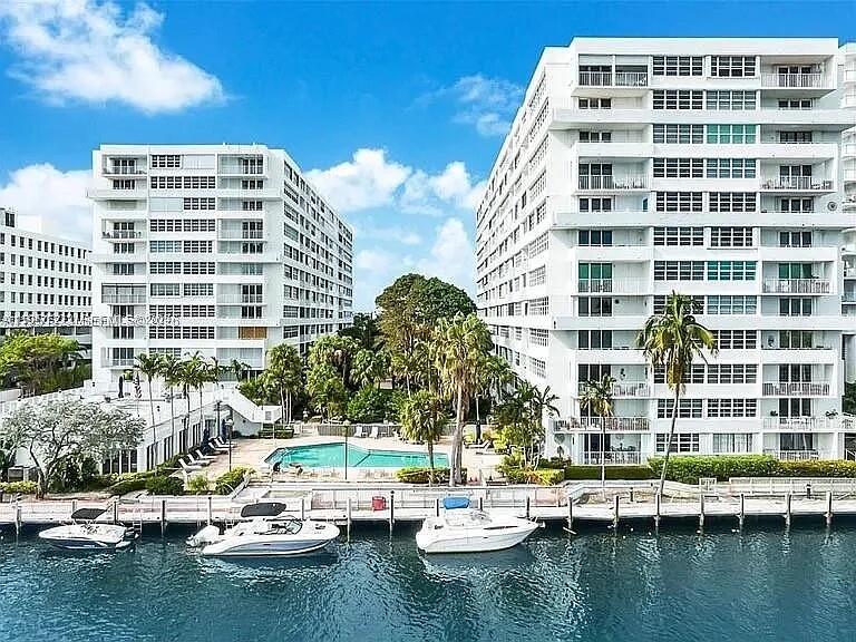 En Venta 1170 N FEDERAL Highway 1110, Fort Lauderdale, FL 33304, Fort Lauderdale, FL 33304
