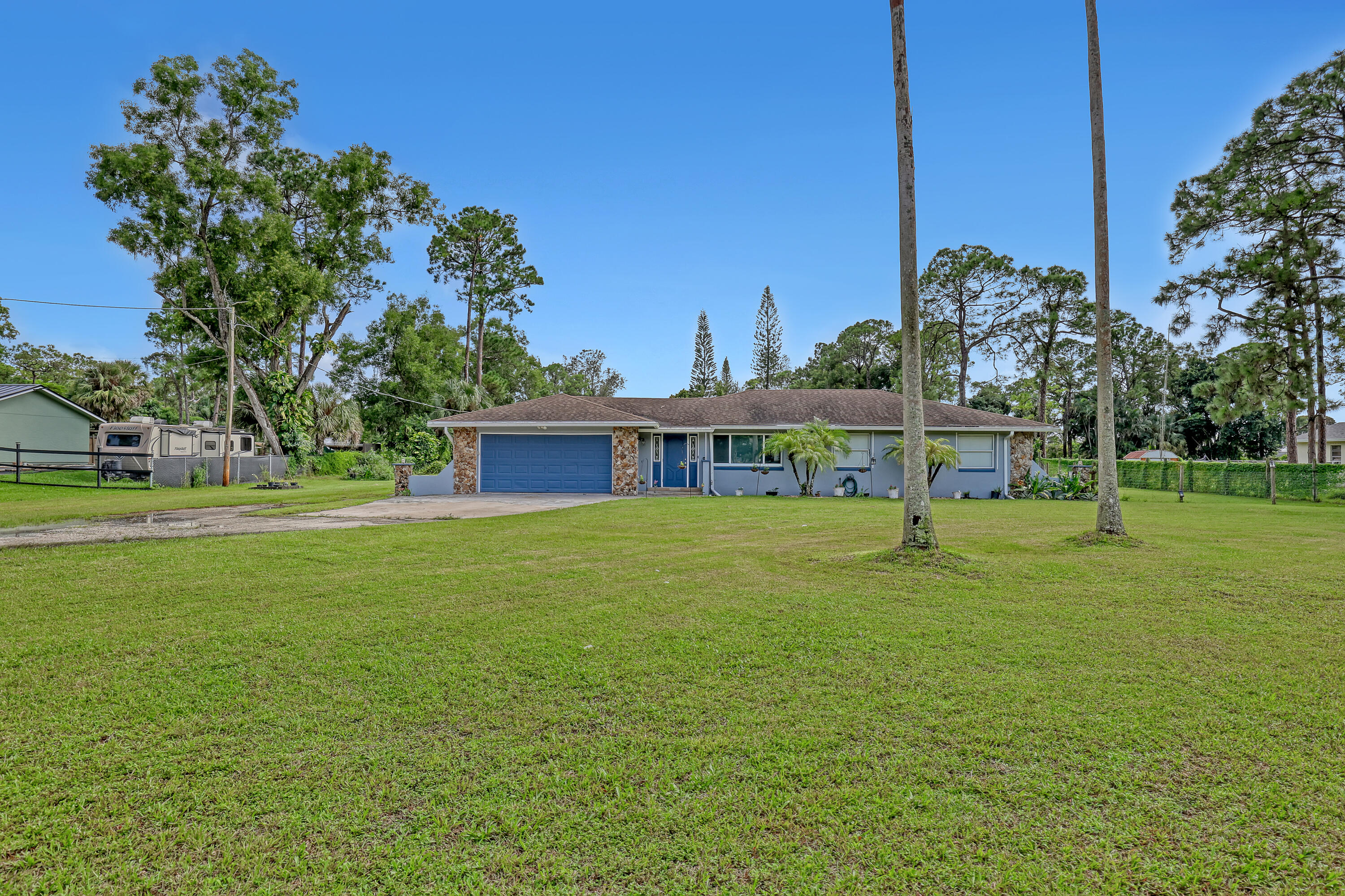 Foto de propiedad en 11920 41st Court N, Loxahatchee, FL 33411 Loxahatchee con MLS# 